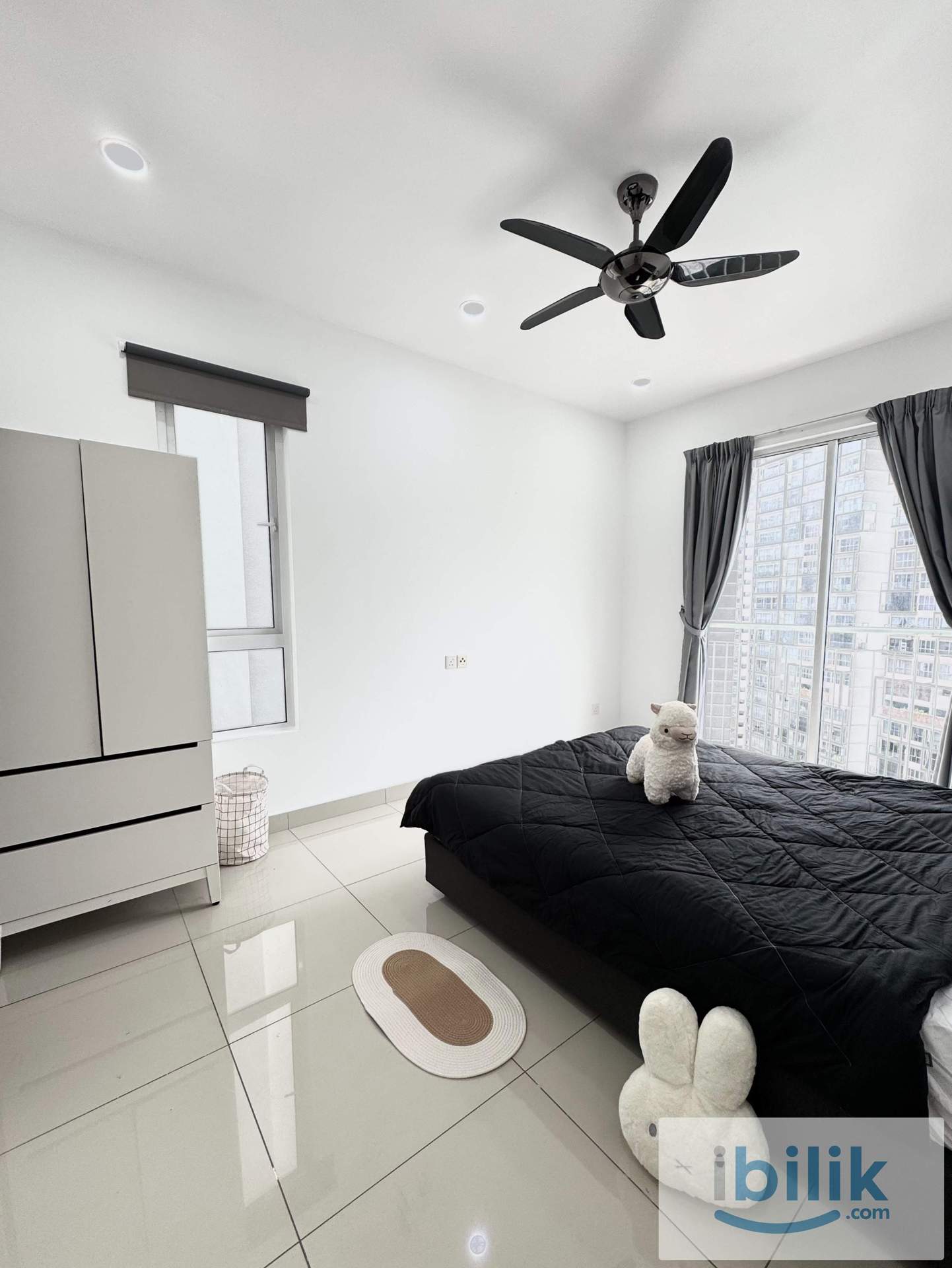 Master Room - Image 1