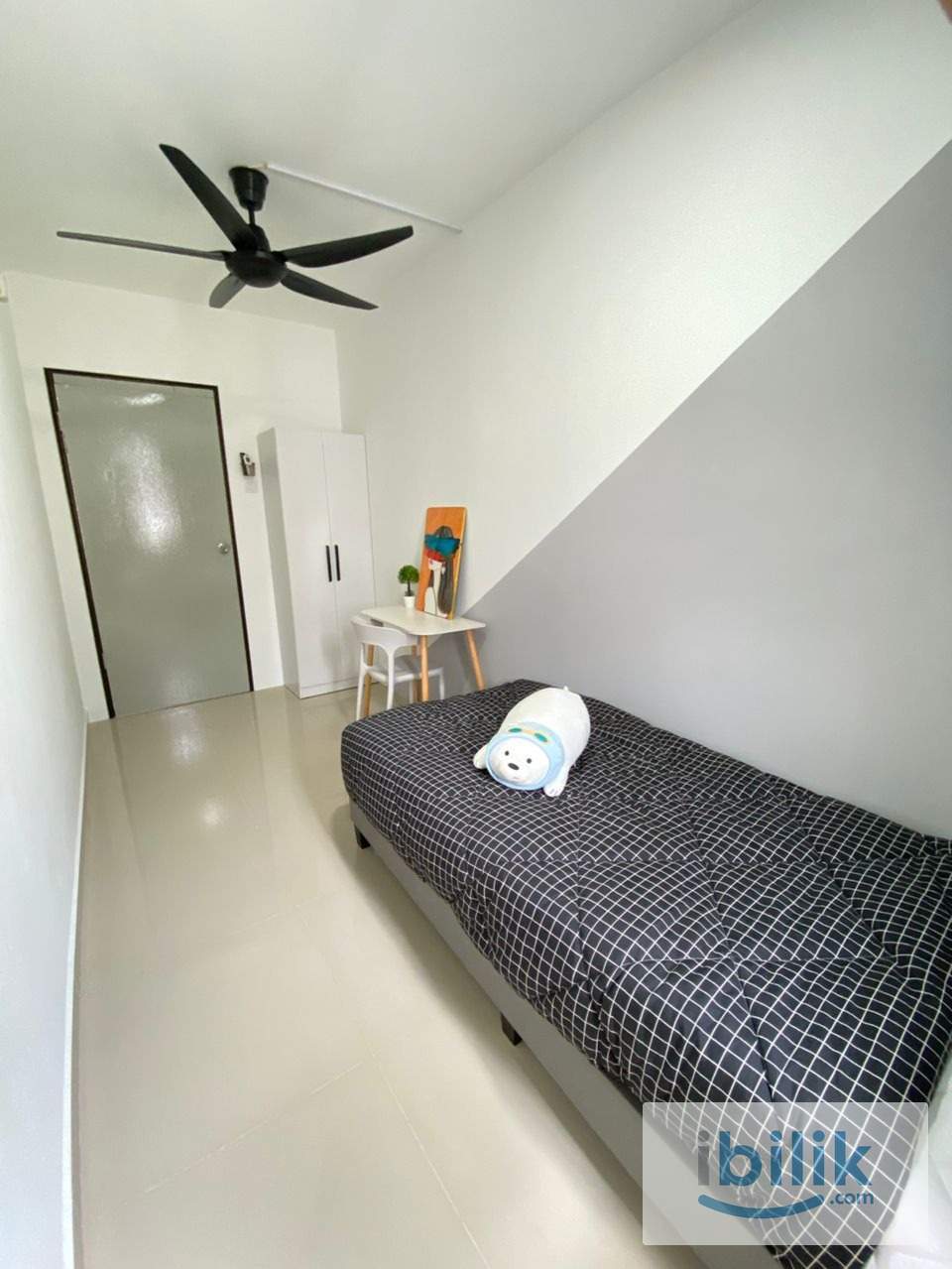 Single Room On Sungai Ara - Image 3
