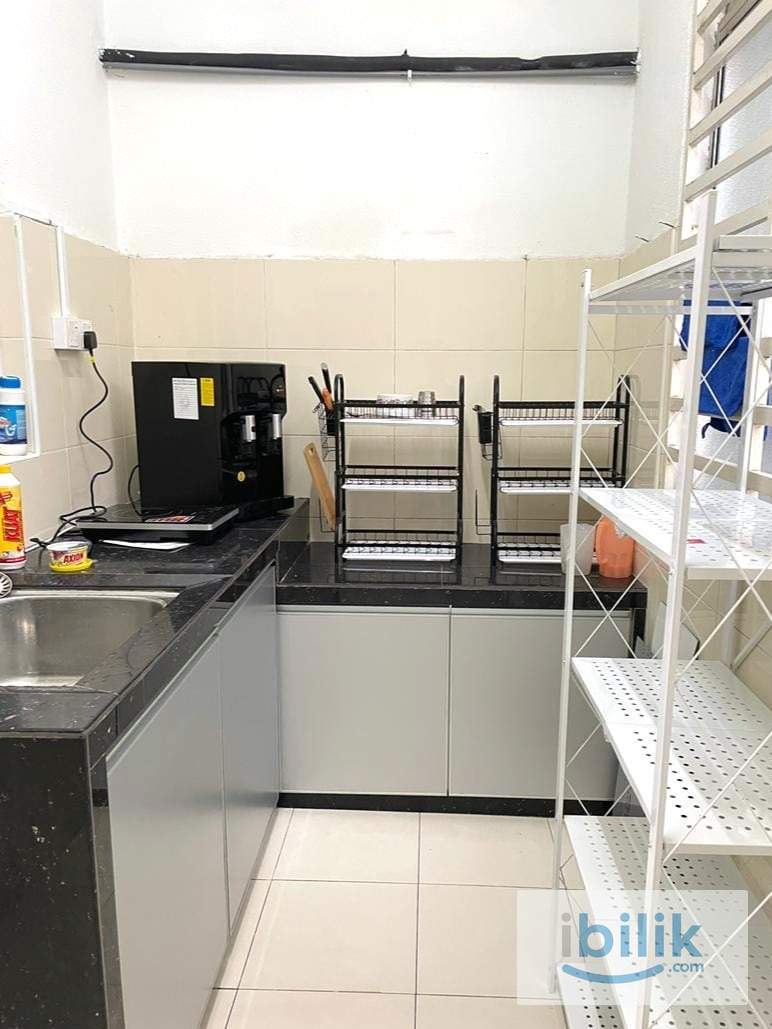 Single Room On Sungai Ara - Image 4