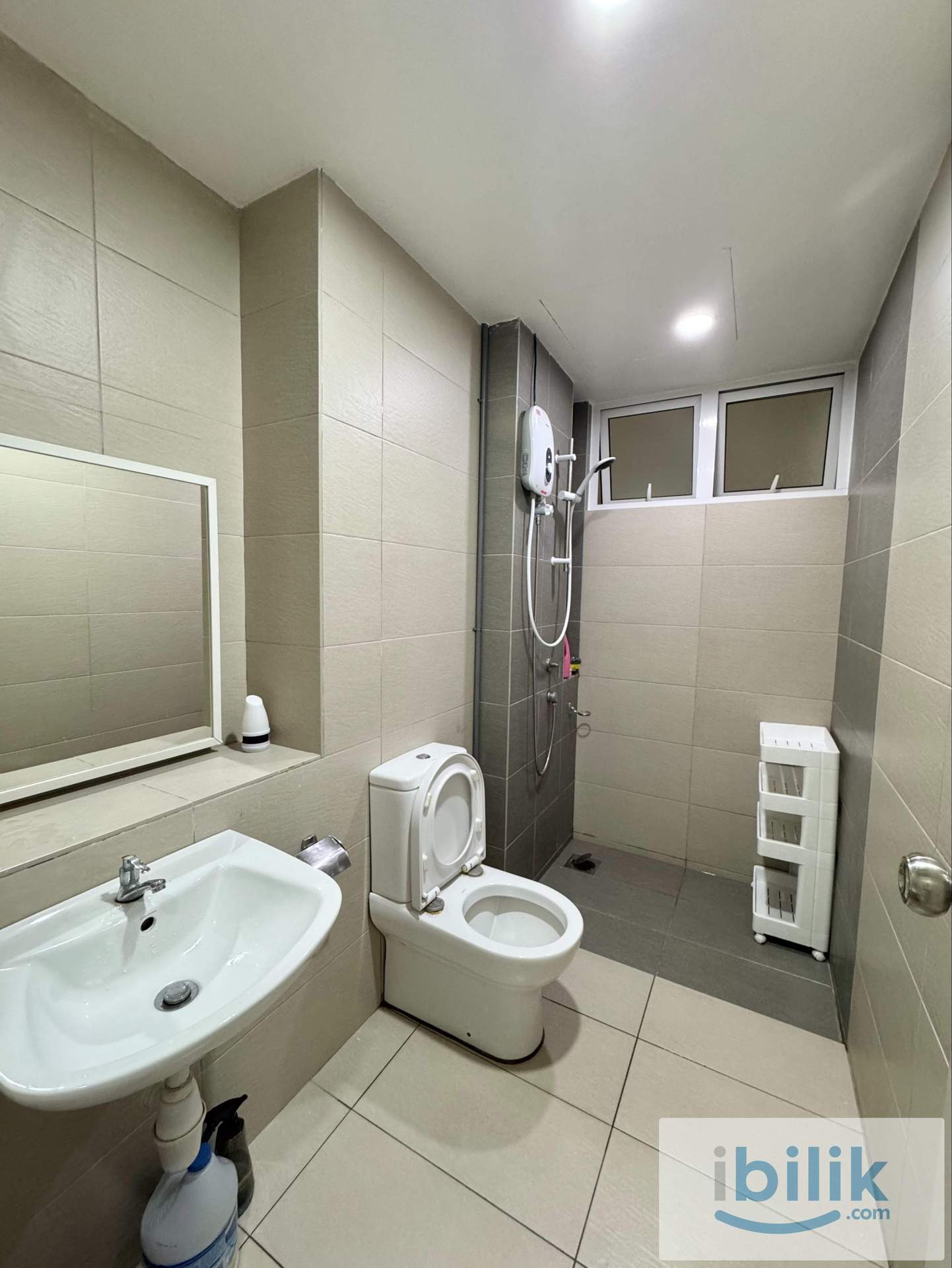 Medium Room On Sungai Ara - Image 5