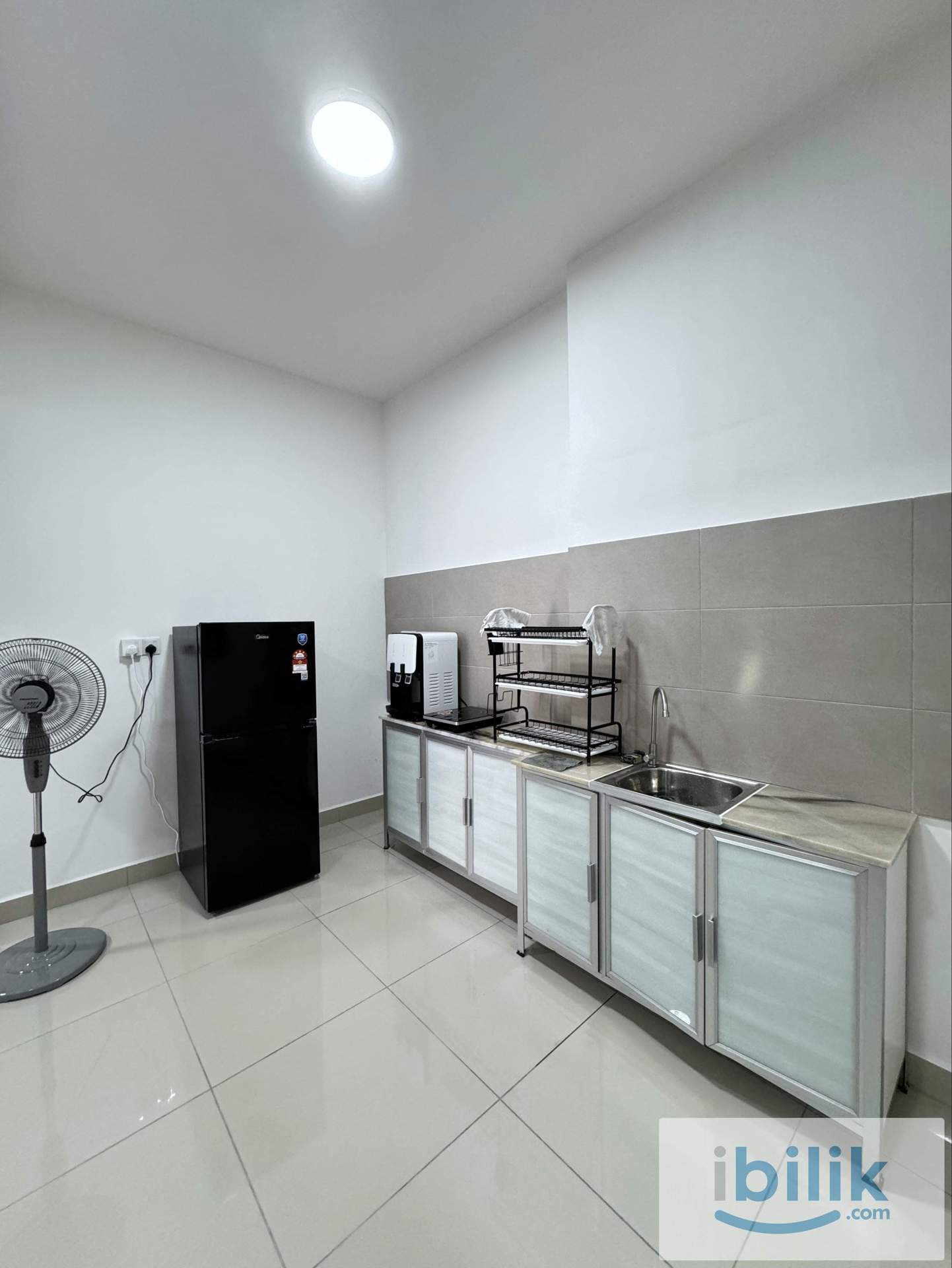 Medium Room On Skycube Sungai Ara - Image 5