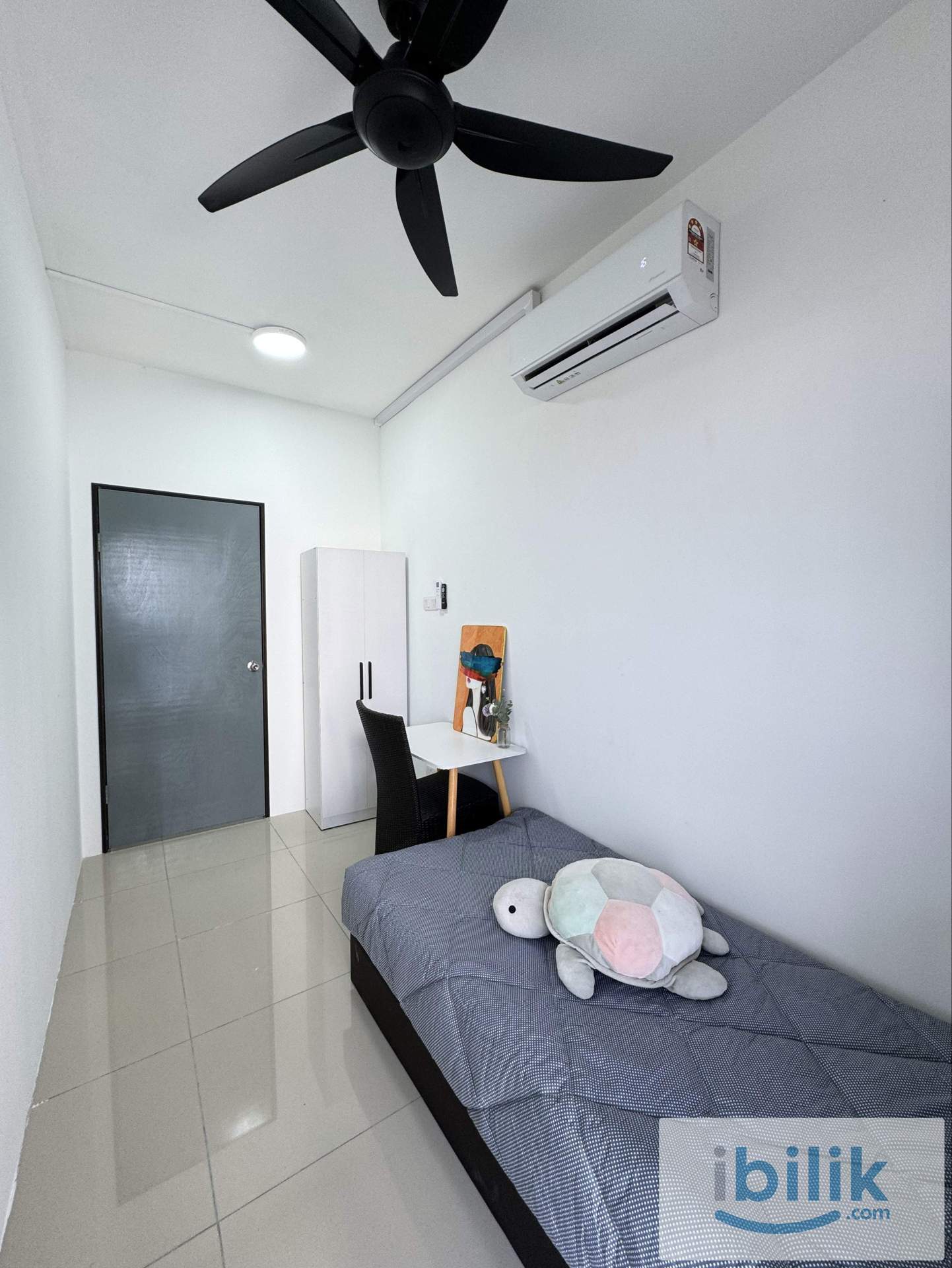Single Room on Sungai Ara - Image 2