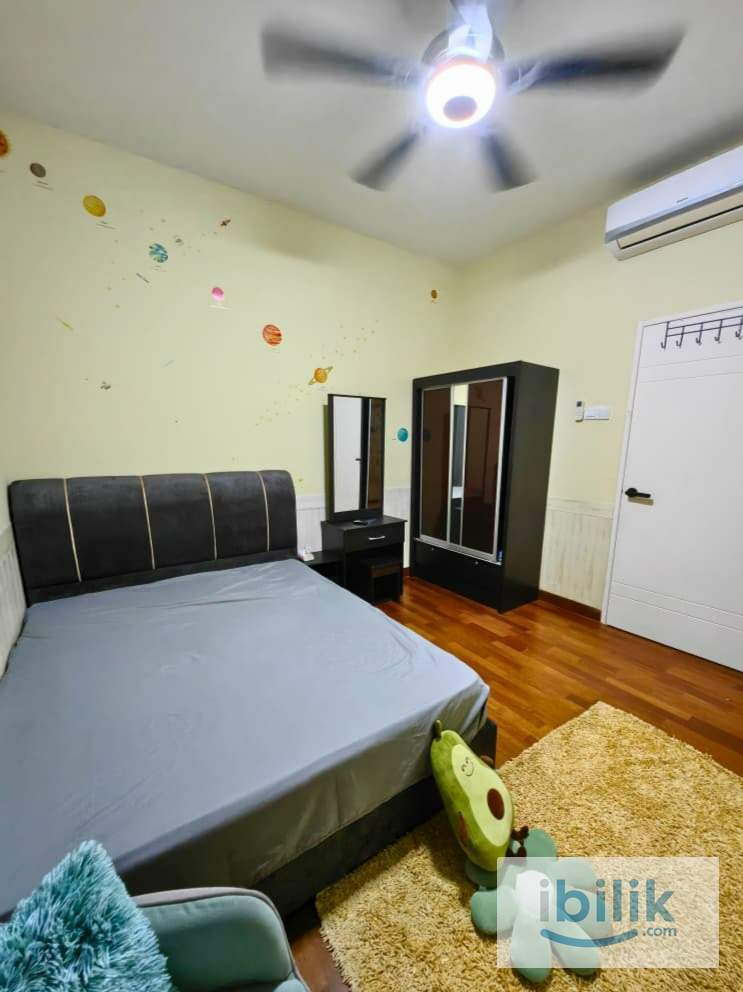 Common Room For Rent/ Female unit/Bukit Indah - Image 1