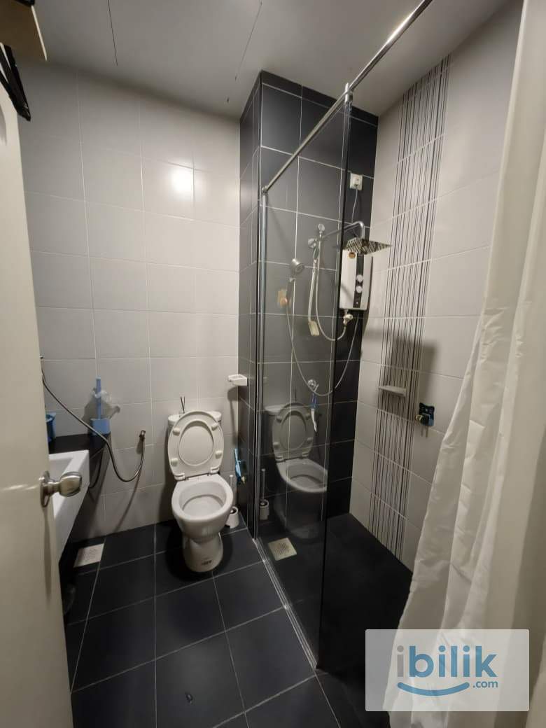 Bukit Indah Big Master bedroom for rent - Image 3