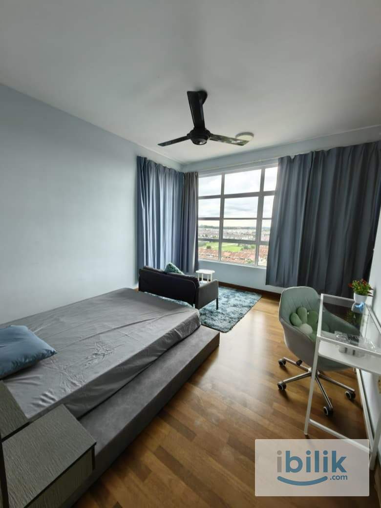 Bukit Indah Big Master bedroom for rent - Image 1