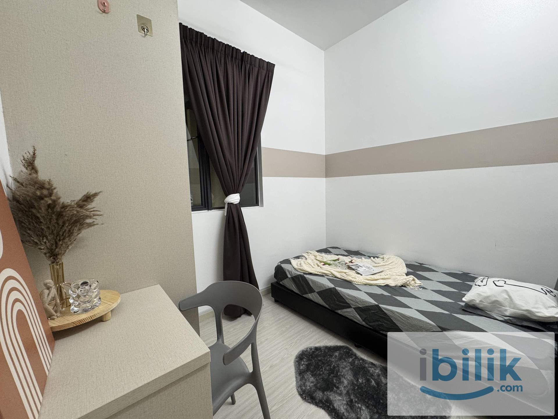 NO DEPO❌❌ Girls Unit💜The Hamilton| Last SMALL ROOM | 500M to LRT 😆LRT LINK BRIDGE | Fully furnished AC ROOM💯  - Image 1