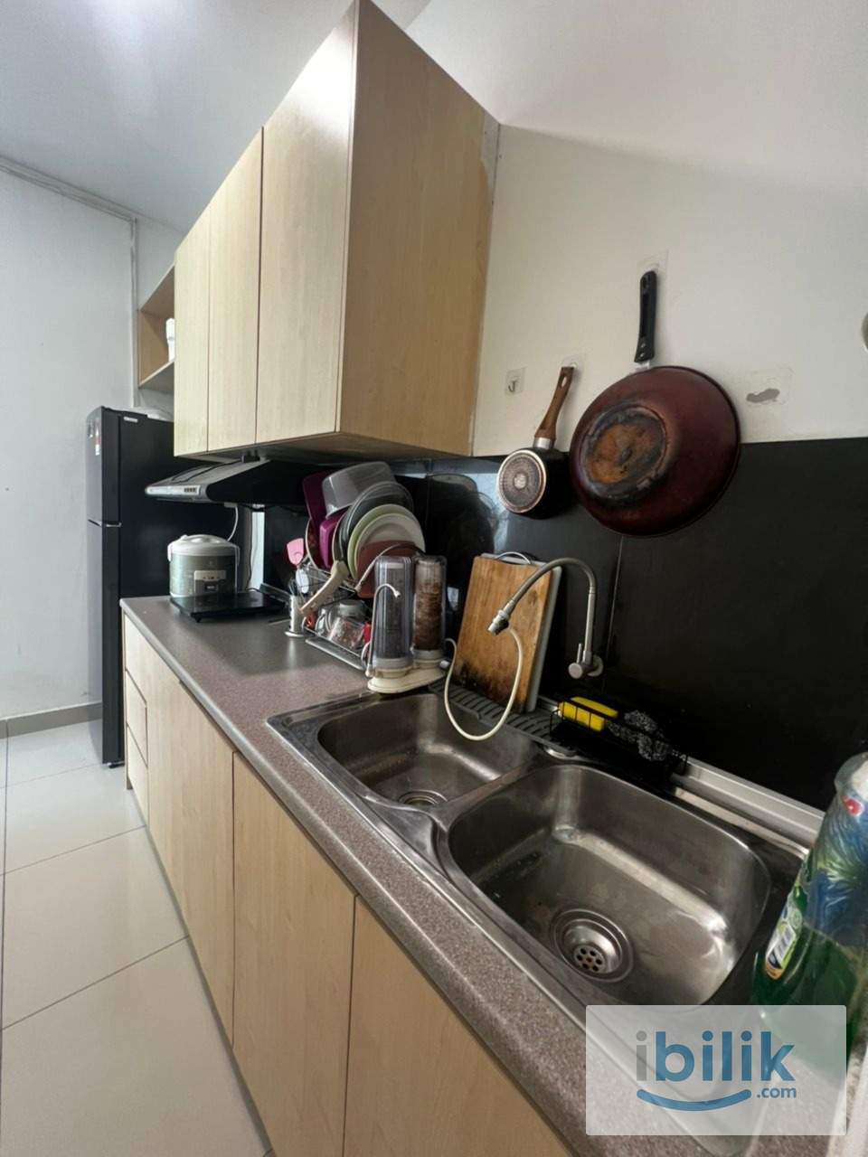 Spacious Master Bedroom – Female Sharing (RM400) Non Sharing (Rm750) - Image 9