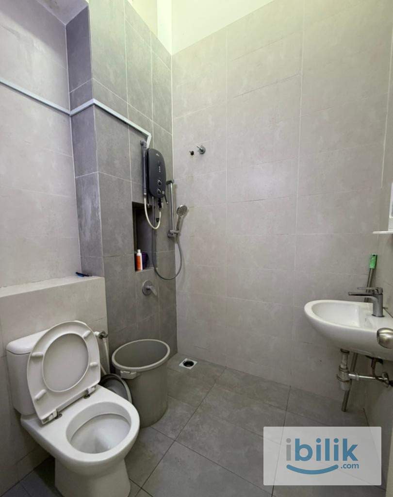 😍LOW DEPOSIT😍BANDAR UTAMA PETALING JAYA MIDDLE AIRCOND ROOM FOR RENT🏠NEARBY CENTRE POINT ,MING TIEN FOOD COURT ,NKVE - Image 4