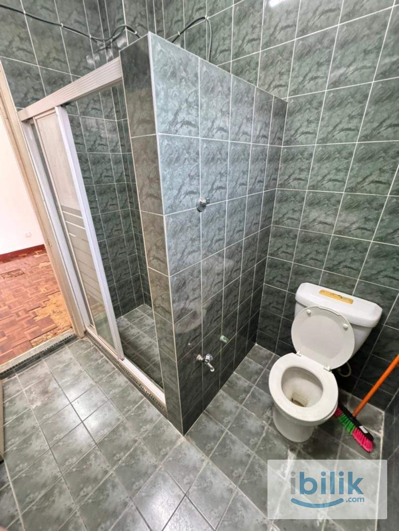 😍LOW DEPOSIT😍BANDAR UTAMA PETALING JAYA MIDDLE AIRCOND ROOM FOR RENT🏠NEARBY CENTRE POINT ,MING TIEN FOOD COURT ,NKVE - Image 3
