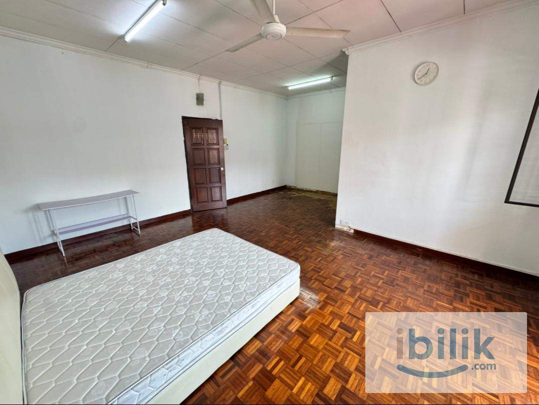 😍LOW DEPOSIT😍BANDAR UTAMA PETALING JAYA MIDDLE AIRCOND ROOM FOR RENT🏠NEARBY CENTRE POINT ,MING TIEN FOOD COURT ,NKVE - Image 4
