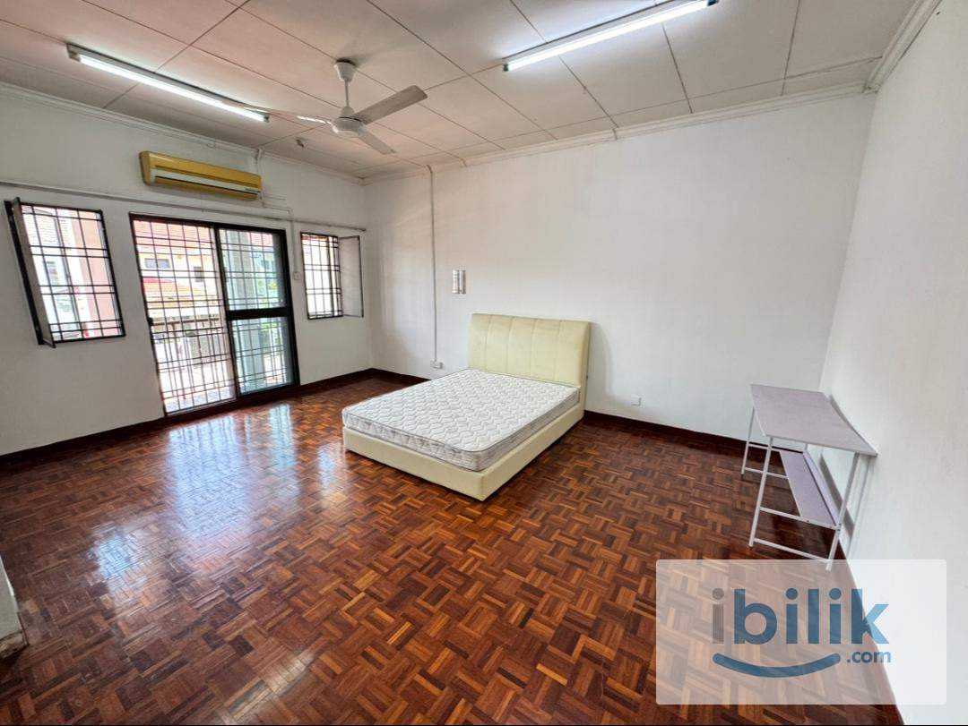 😍LOW DEPOSIT😍BANDAR UTAMA PETALING JAYA MIDDLE AIRCOND ROOM FOR RENT🏠NEARBY CENTRE POINT ,MING TIEN FOOD COURT ,NKVE - Image 6