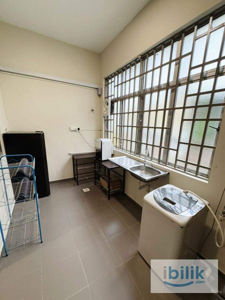 FEMALE ONLY💥LOW DEPOSIT💥SETIA ALAM KLANG SPACIOUS MIDDLE ROOM FOR RENT🔥NEARBY SETIA CITY MALL , TAIPAN , KOSSAN , NIH 🎏🎏 - Image 4