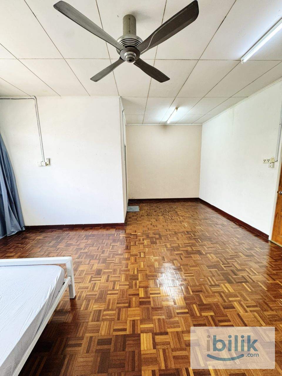 😍LOW DEPOSIT😍BANDAR UTAMA PETALING JAYA MIDDLE AIRCOND ROOM FOR RENT🏠NEARBY CENTRE POINT ,MING TIEN FOOD COURT ,NKVE - Image 3