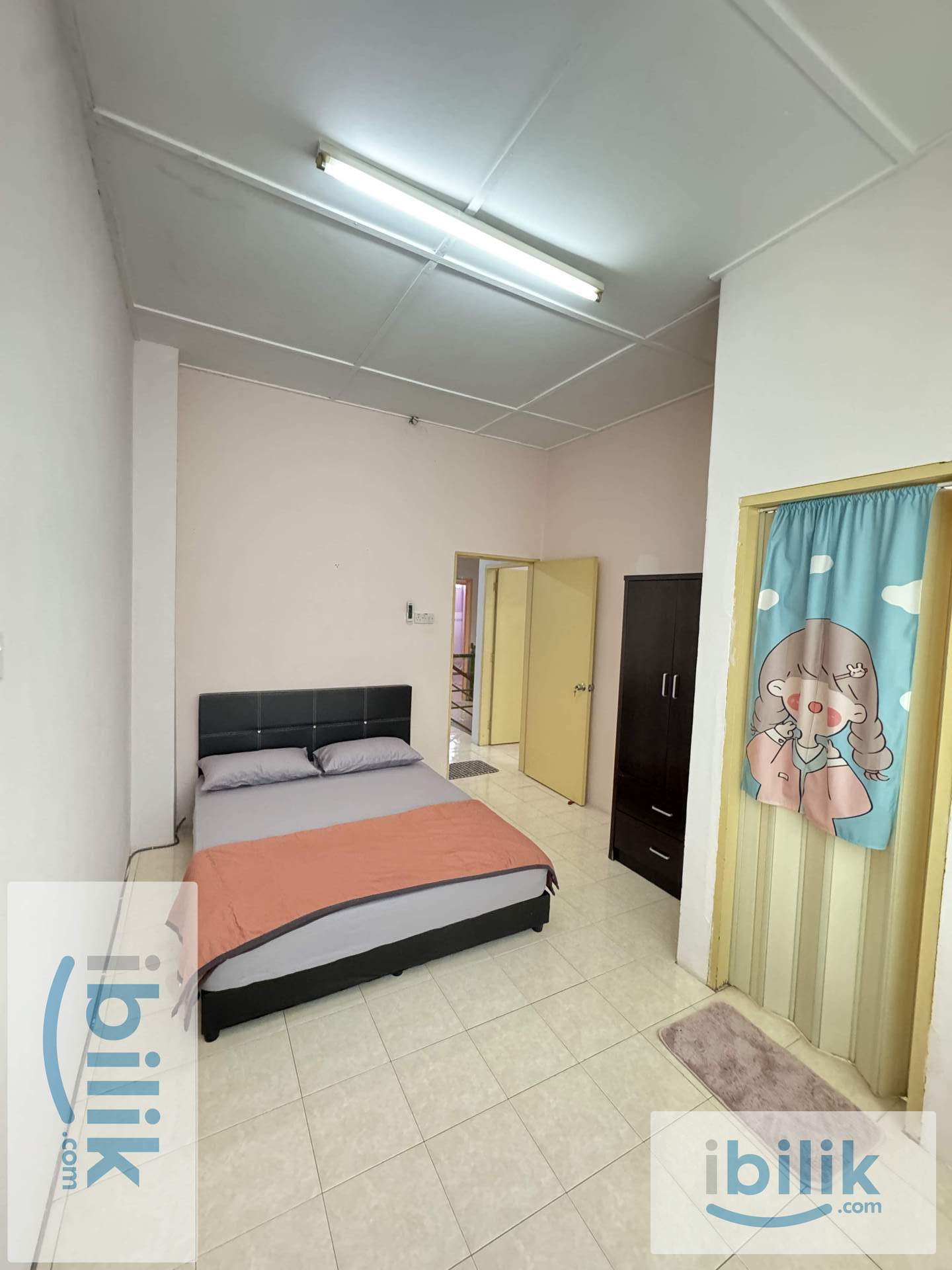Middle Room To Rent (Ladies Only)  - Image 1