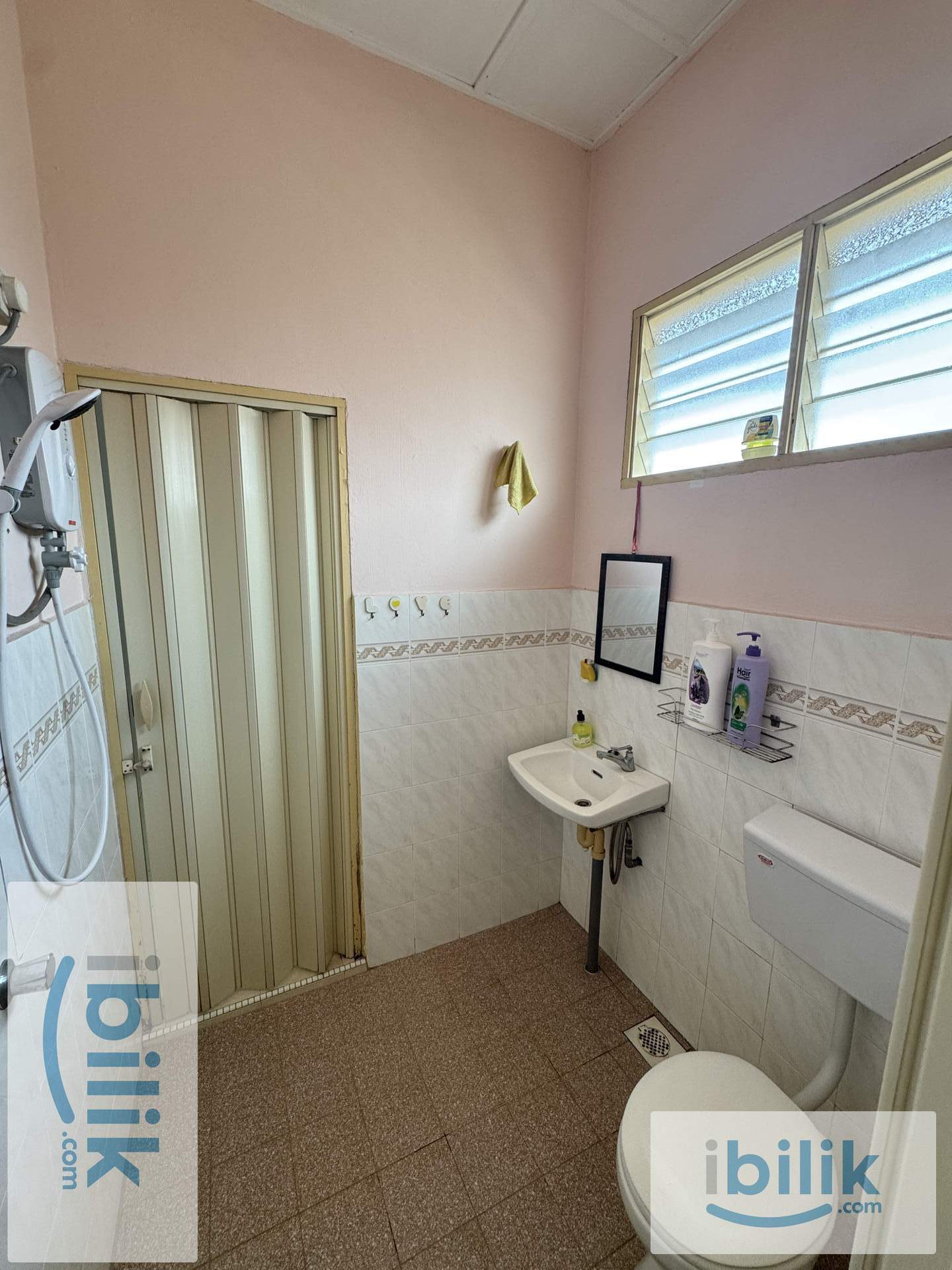 Middle Room To Rent (Ladies Only)  - Image 5