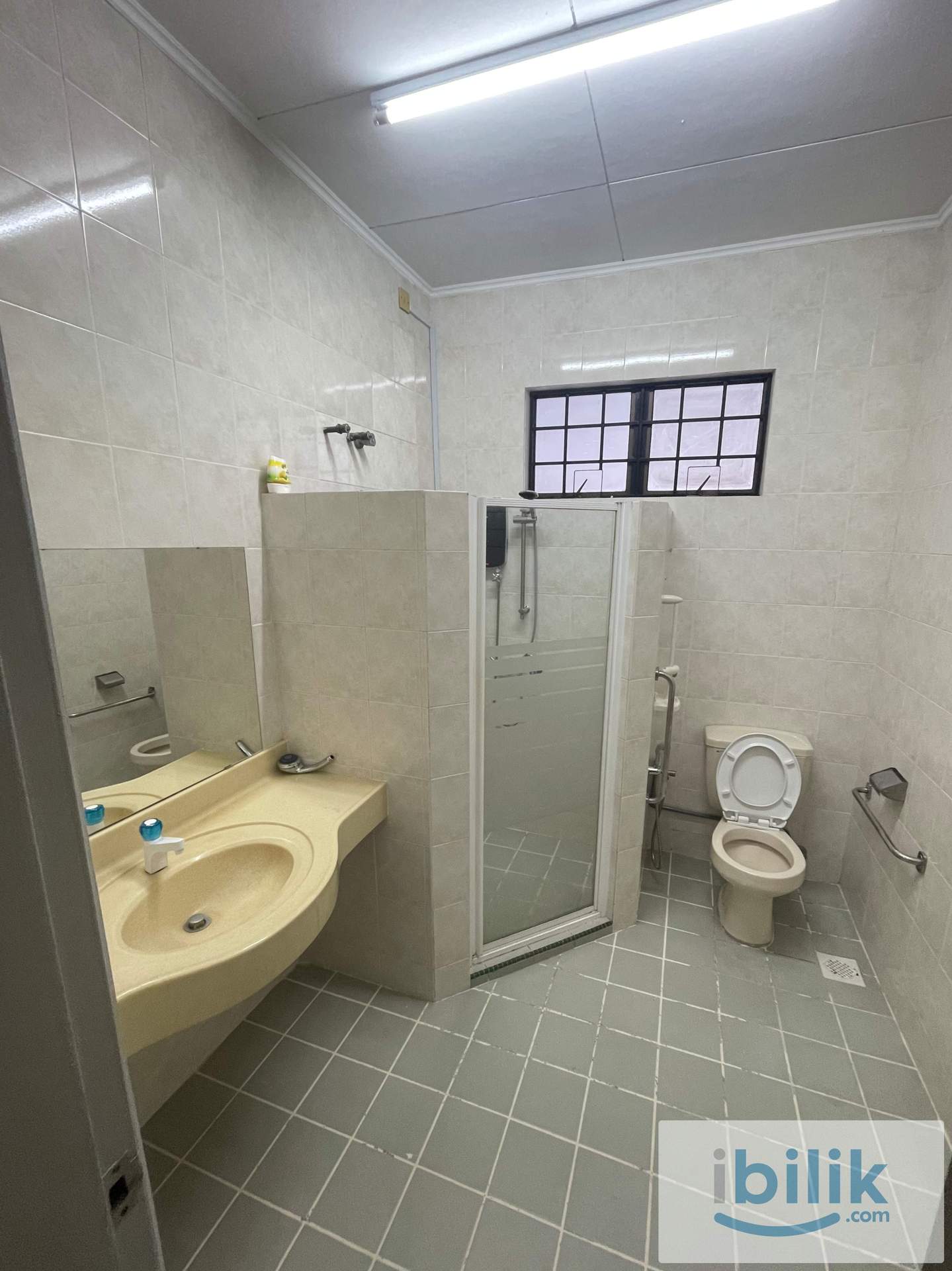 🏡 Spacious 3-Storey Terrace House | Near One Utama✨Petaling Jaya | Easy Access - Image 6