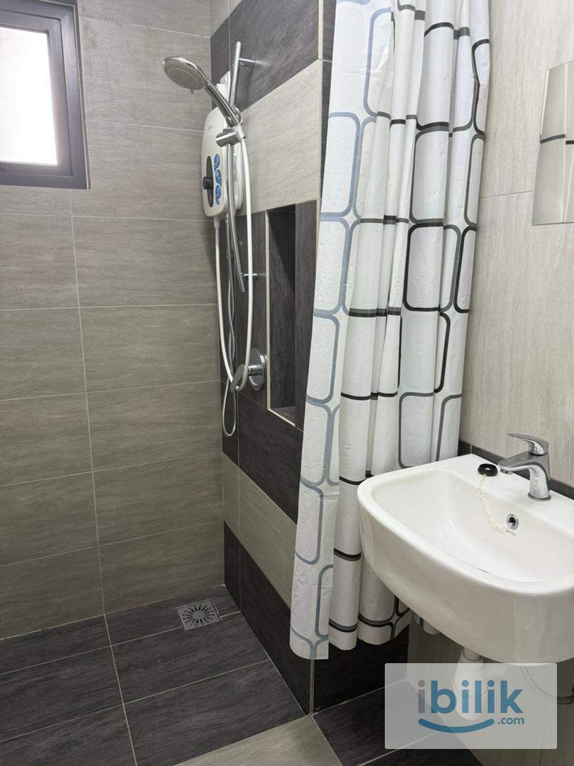 Aster Residence Master Room - Image 4