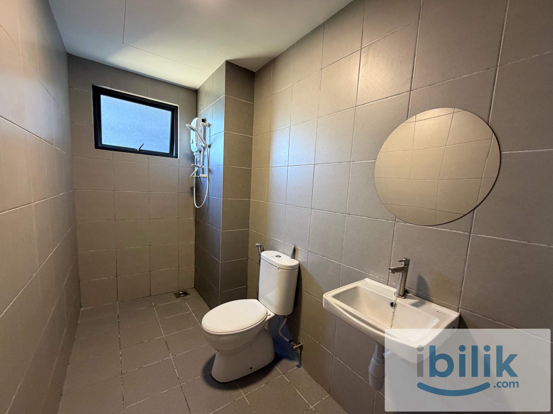 Master Room: Fully furnished @ Bukit Tiara Kajang - Image 2