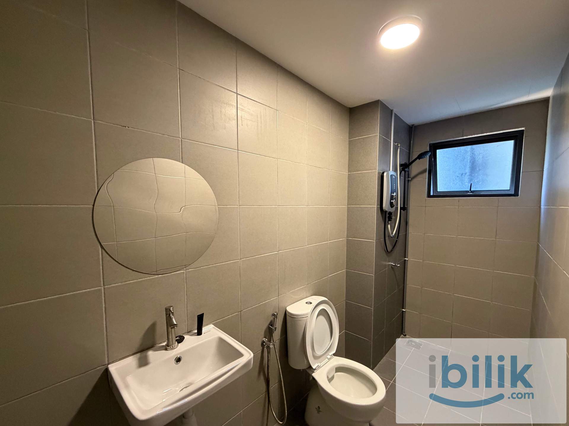 Premium Middle Room : Fully furnished @ Bukit Tiara Kajang - Image 2
