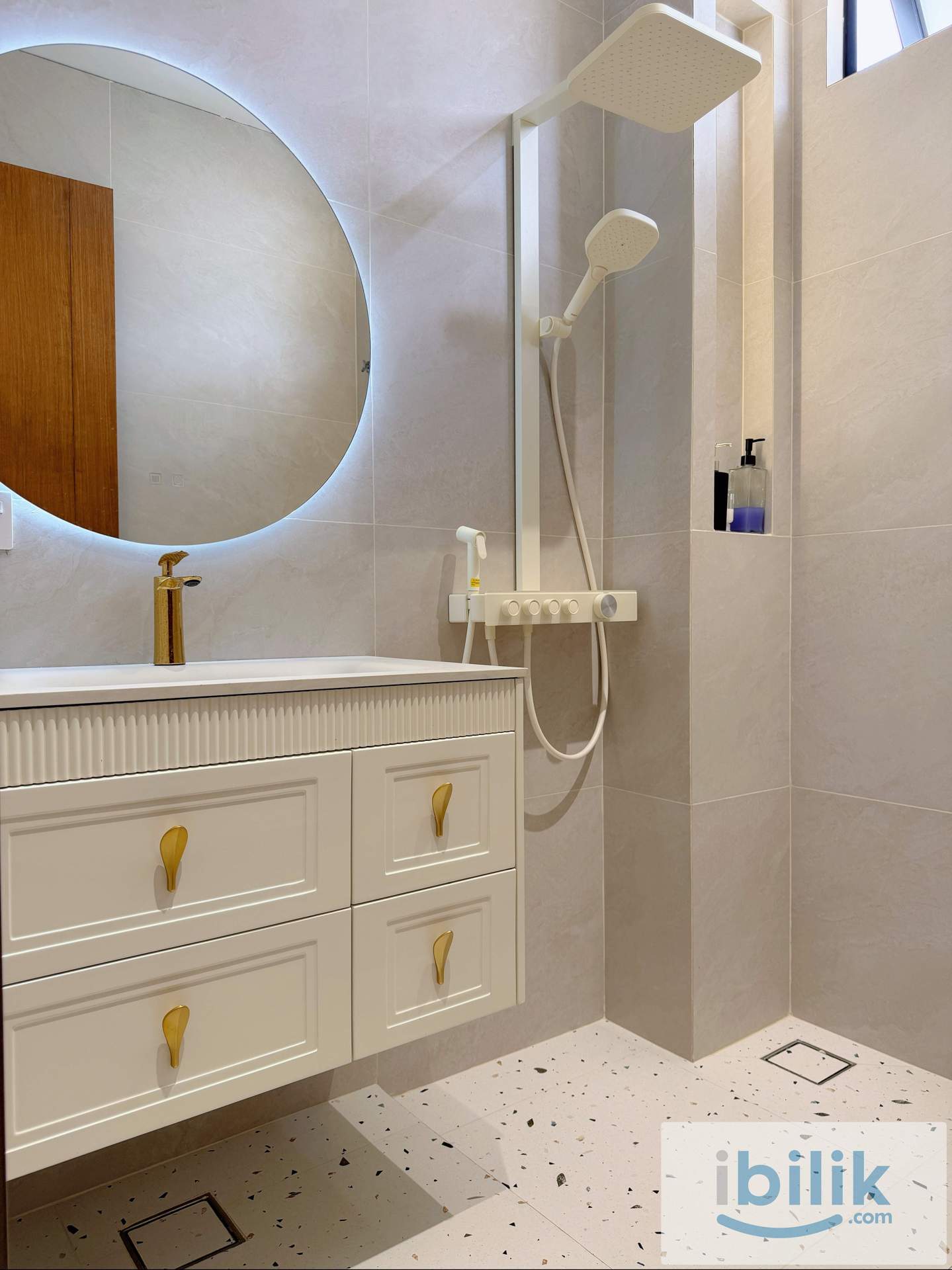 Design Room with Private Bathroom | Walking Distance LRT | Desa Setapak - Image 2