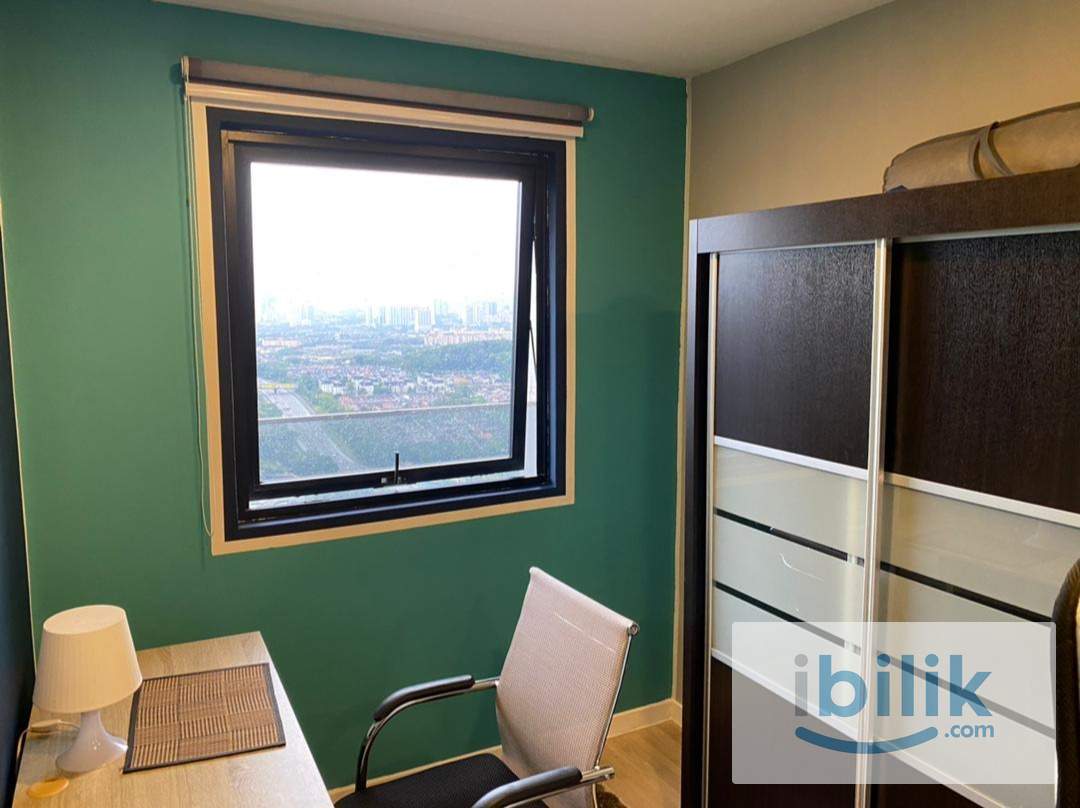 Penthouse Masterroom at 26th  - Image 3
