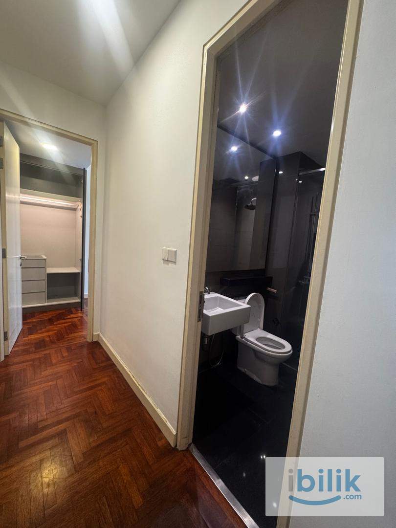Middle room with private bathroom - Image 5
