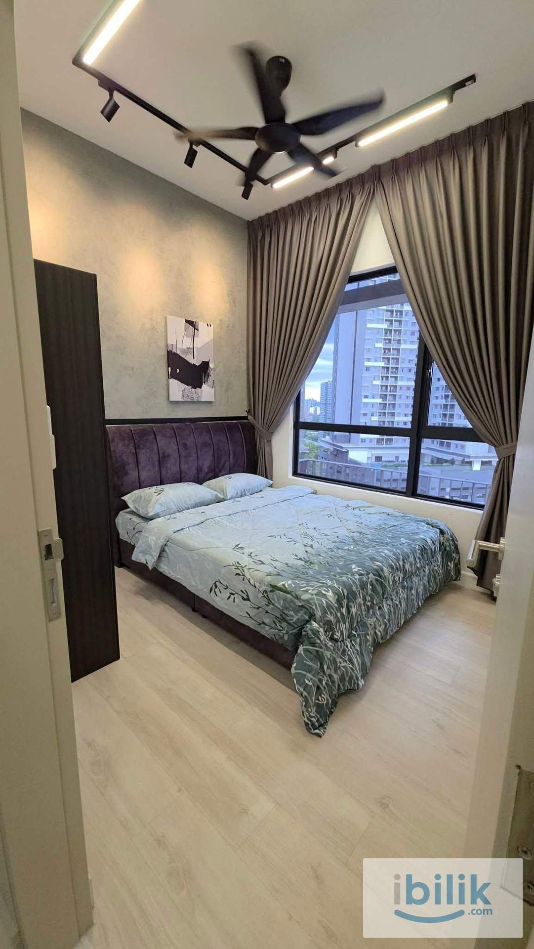 Intermediate Room - Image 1