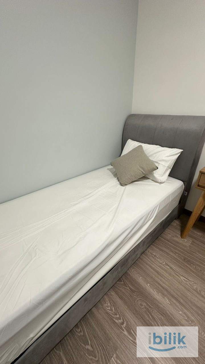 Small Room  - Image 6