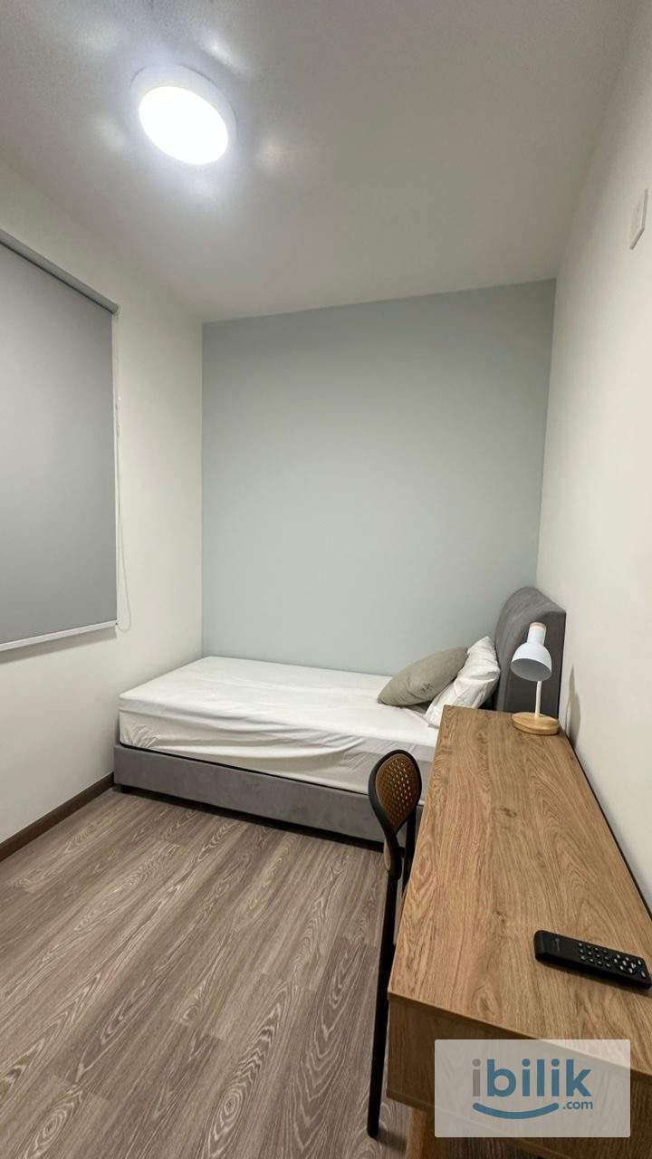 Small Room  - Image 7