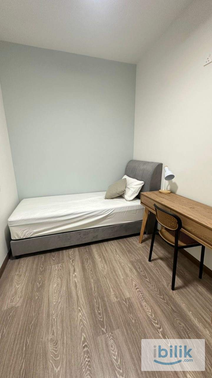 Small Room  - Image 8