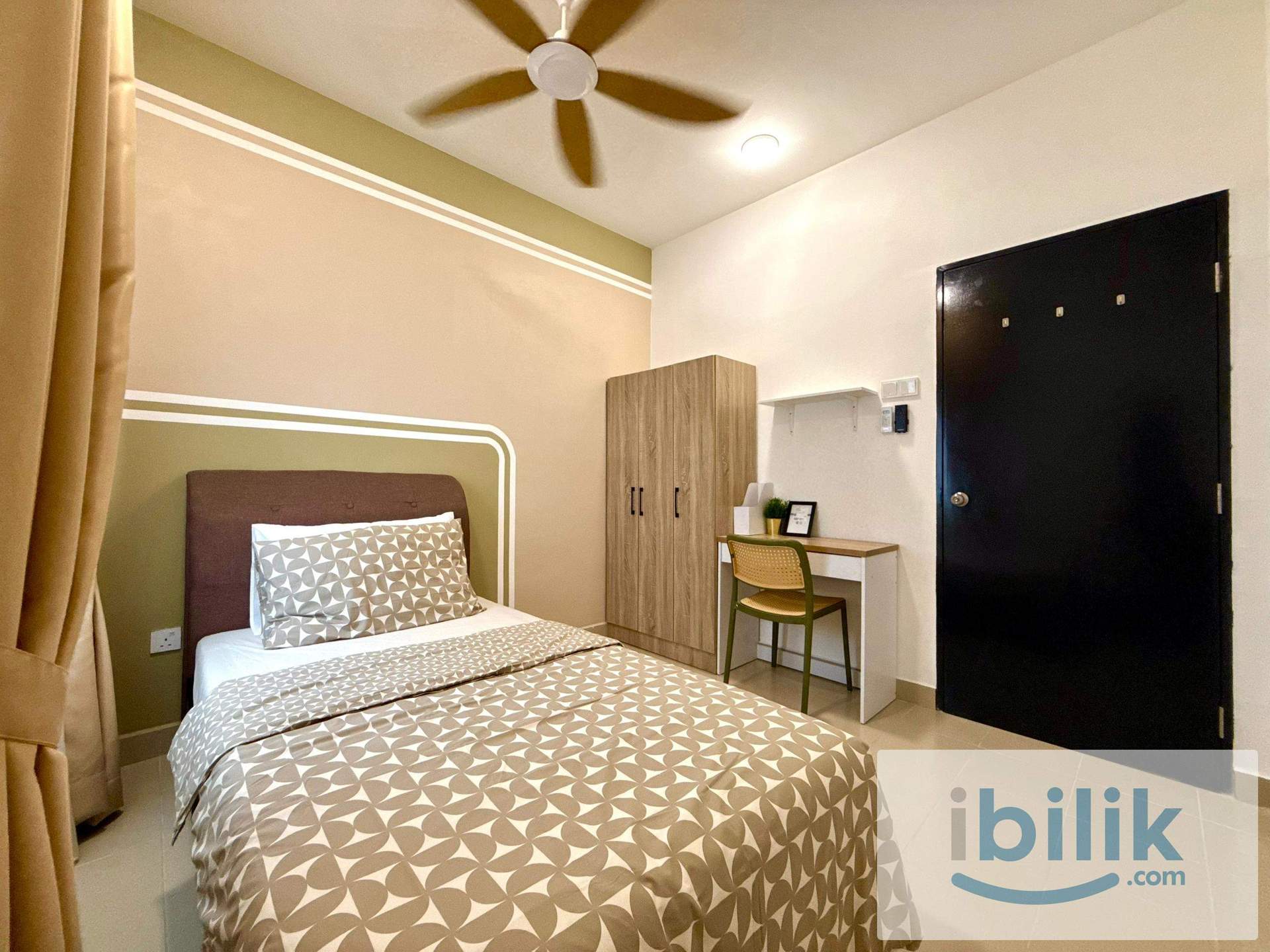 Medium Bedroom - Image 2
