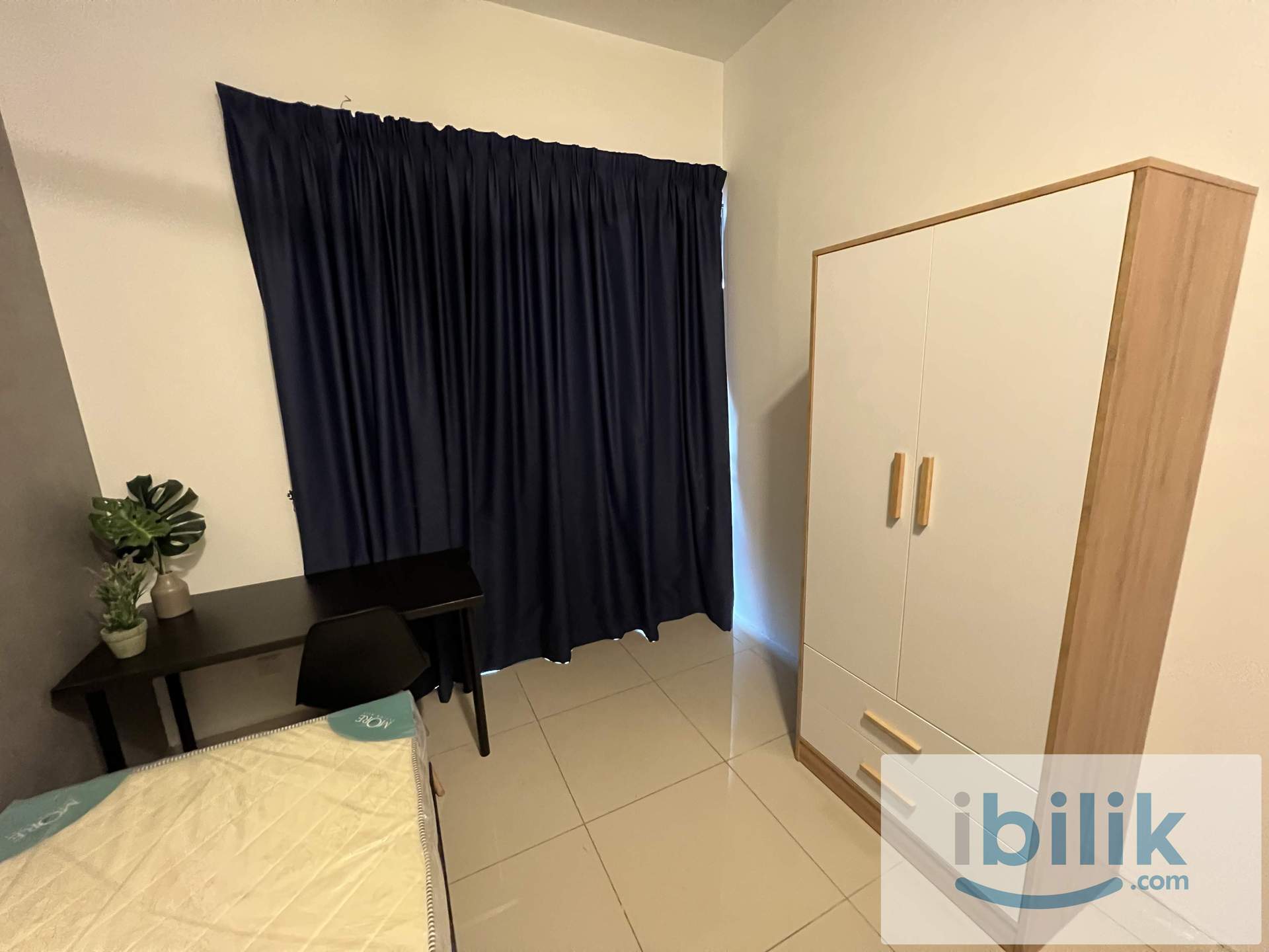 Citizen Residence Mid Room - Image 7