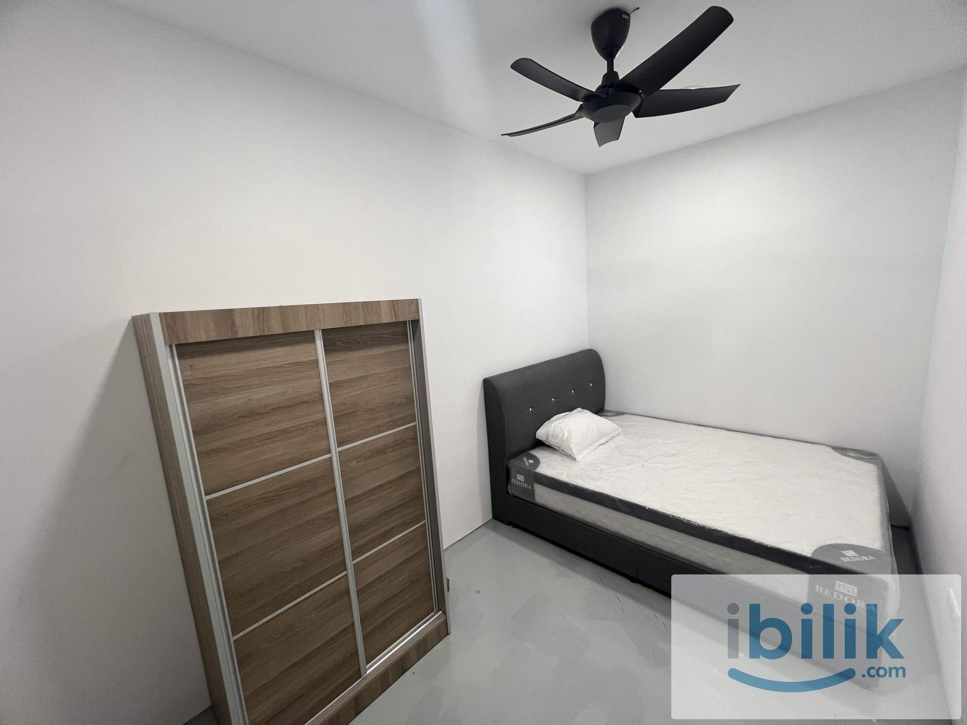 Master Room OUG Parklane - Image 4