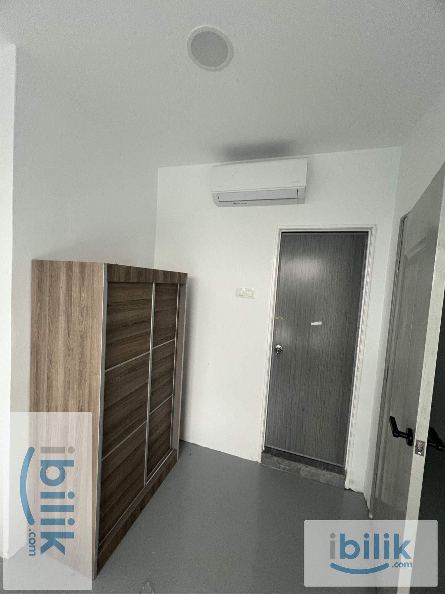 Master Room OUG Parklane - Image 3