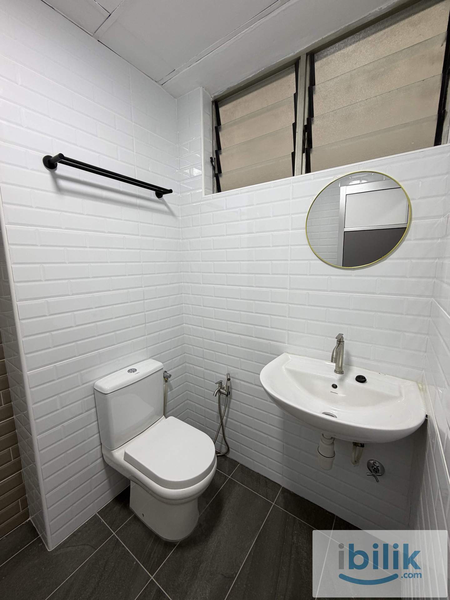 Medium Room Kelana Puteri - Image 5