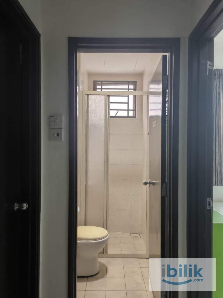 Medium Room at Casa Tiara, Subang Jaya SS16 - Image 2