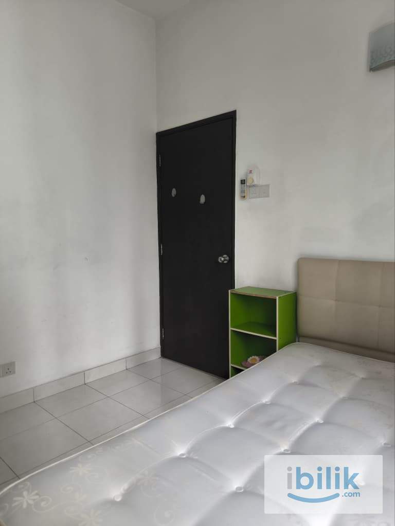 Medium Room at Casa Tiara, Subang Jaya SS16 - Image 5