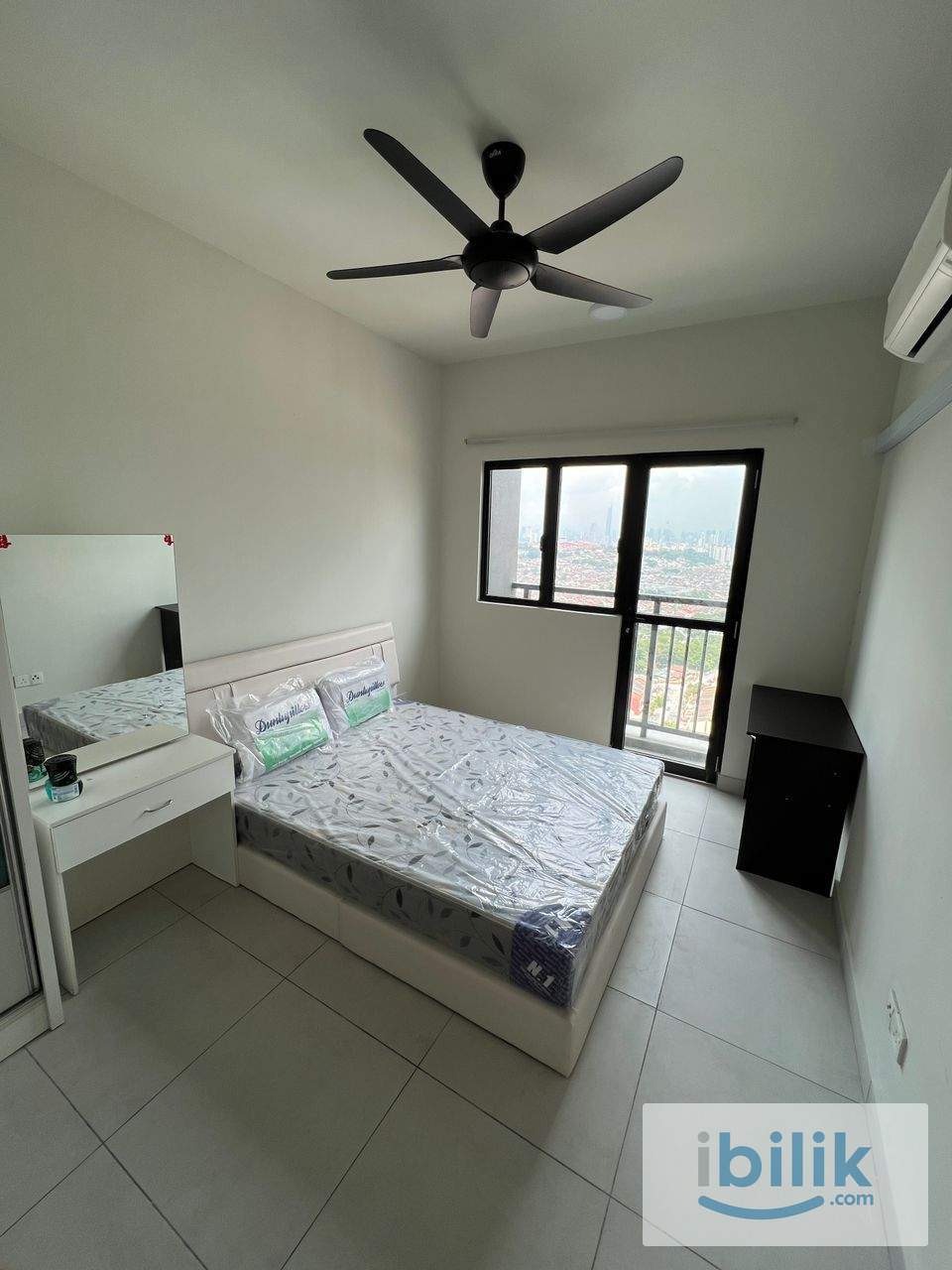 Majestic Maxim Master Room@Mrt Taman Connaught | Fully Furnished | Aircond + Wifi | First Come First Serve - Image 1