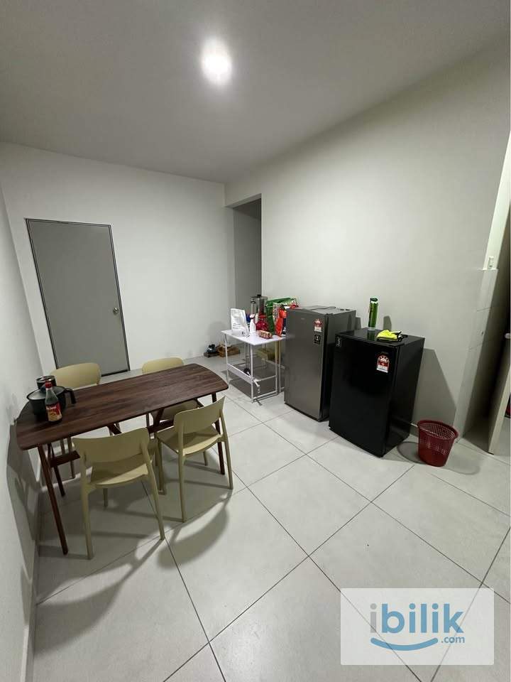 Majestic Maxim Master Room@Mrt Taman Connaught | Fully Furnished | Aircond + Wifi | First Come First Serve - Image 3