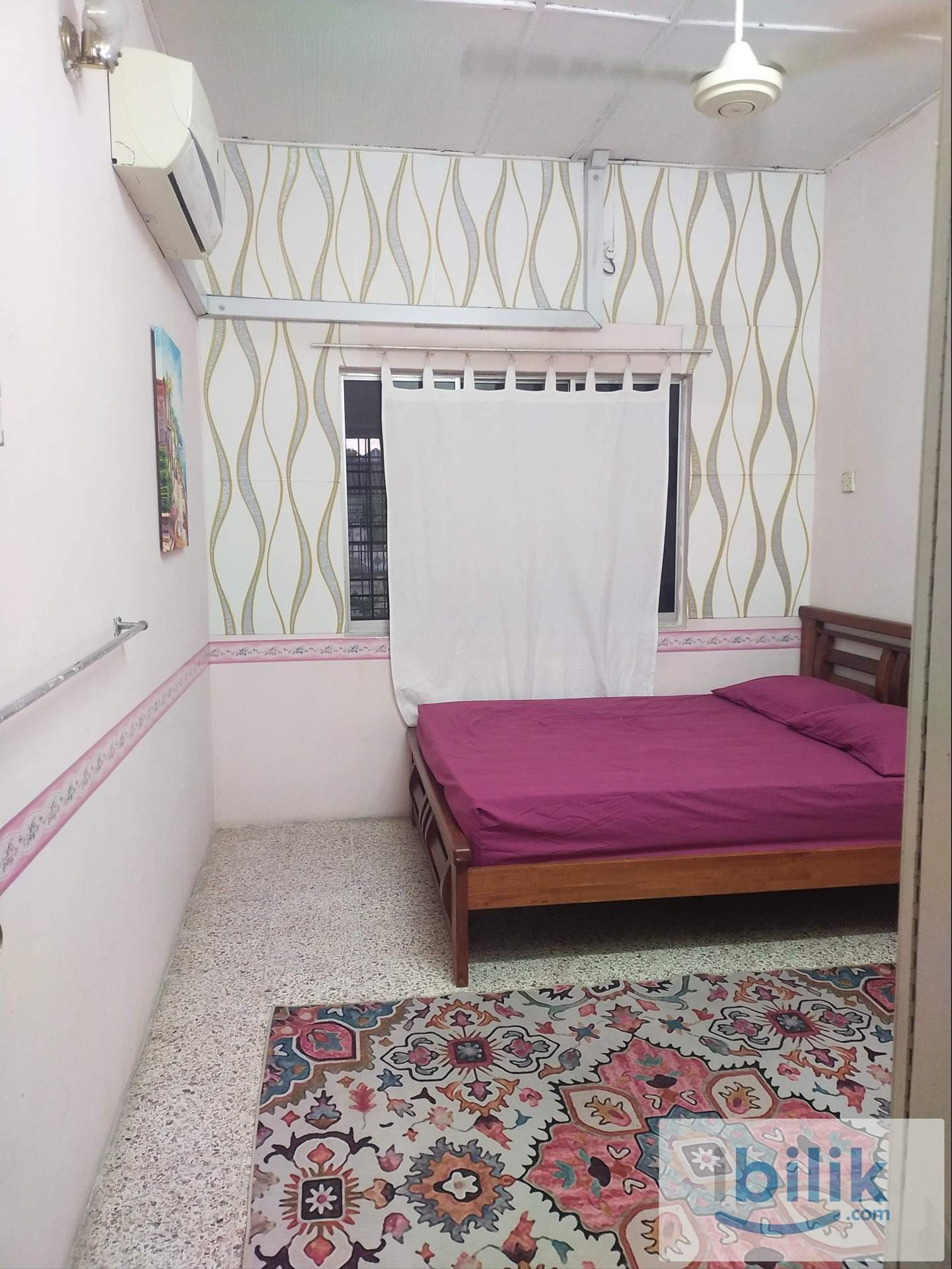 Middle Room - Image 7