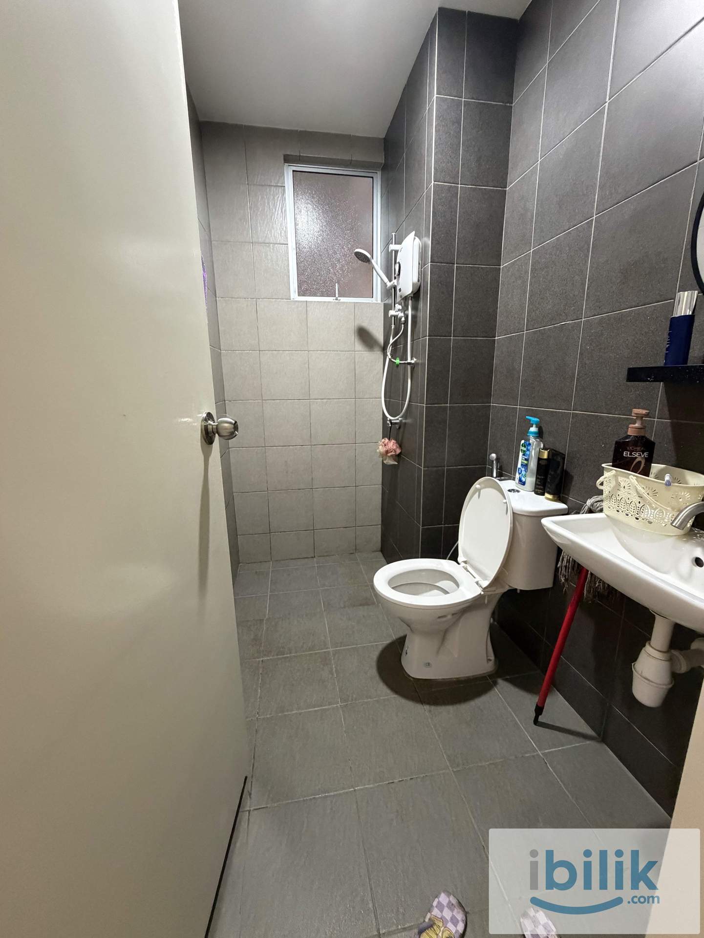 Razak City📍Budget Friendly Middle Room💰RM700 - Image 3