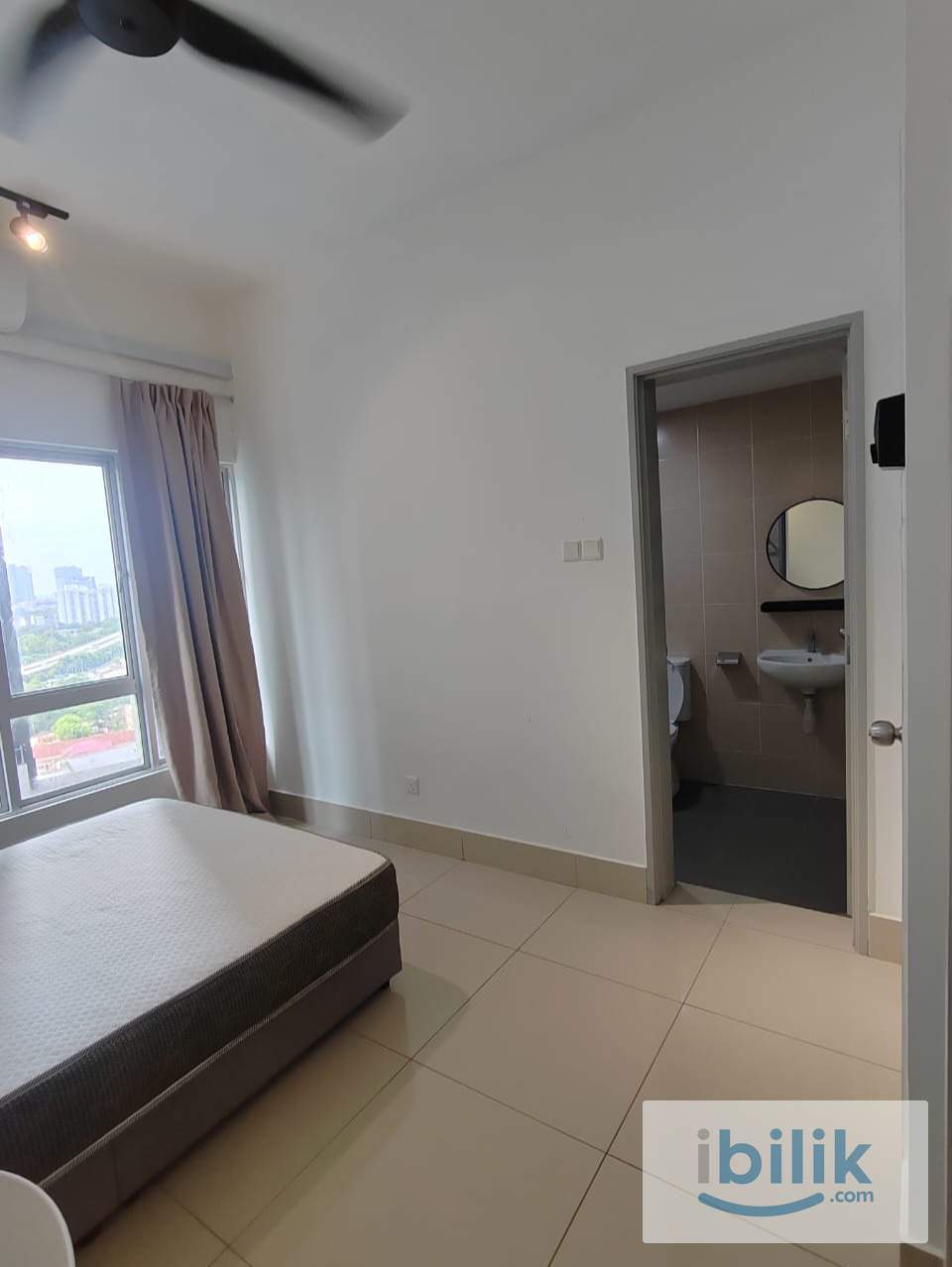 Master Room @ Razak City | Private Bath | RM900 - Image 2