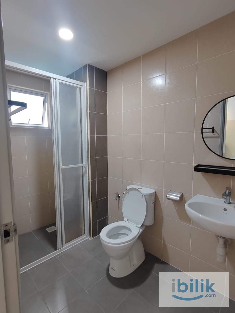 Master Room @ Razak City | Private Bath | RM900 - Image 5