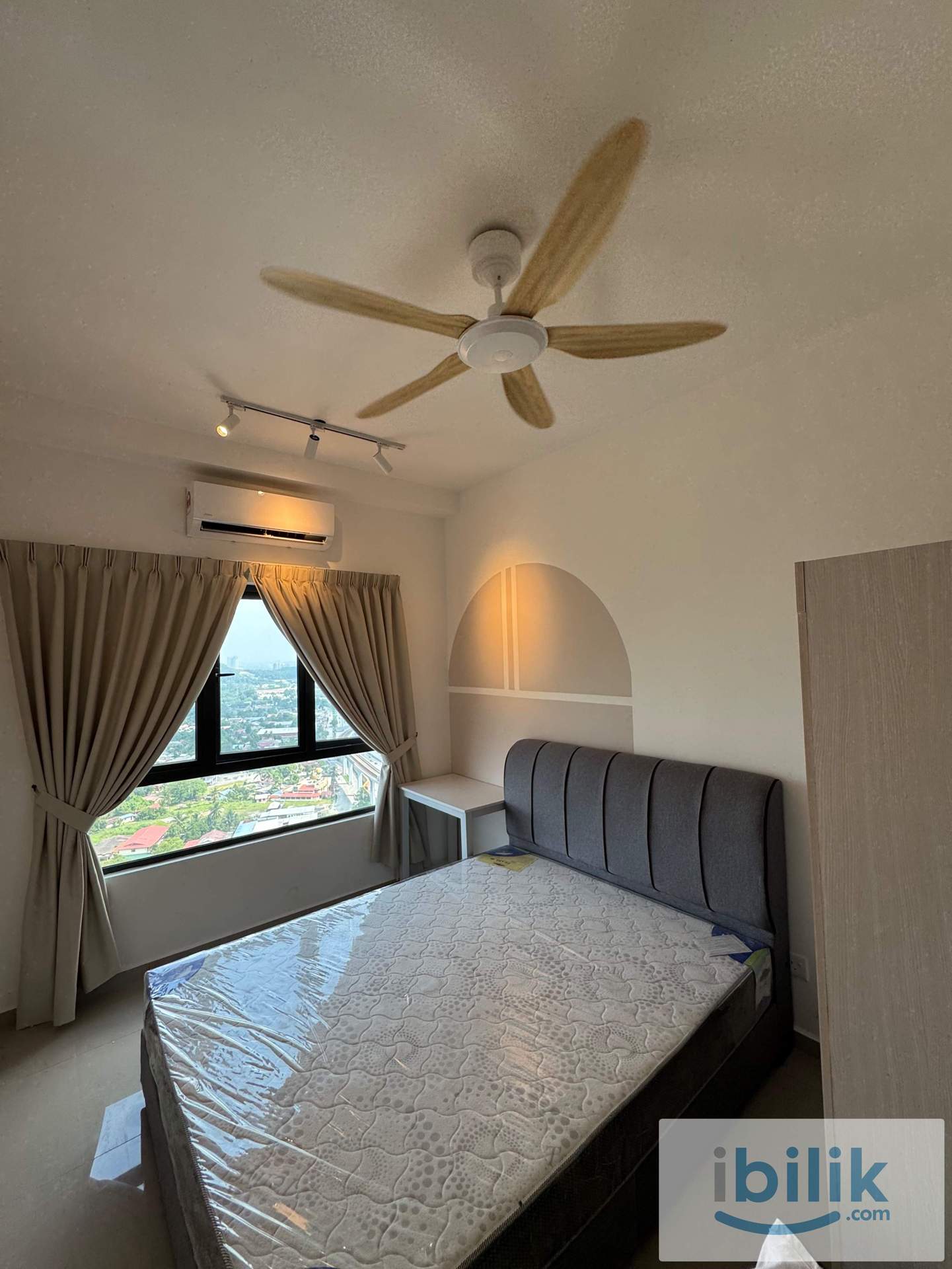 Mrt Sri Raya📍Master Room@RM1100 Metro Cheras | Female Unit - Image 1