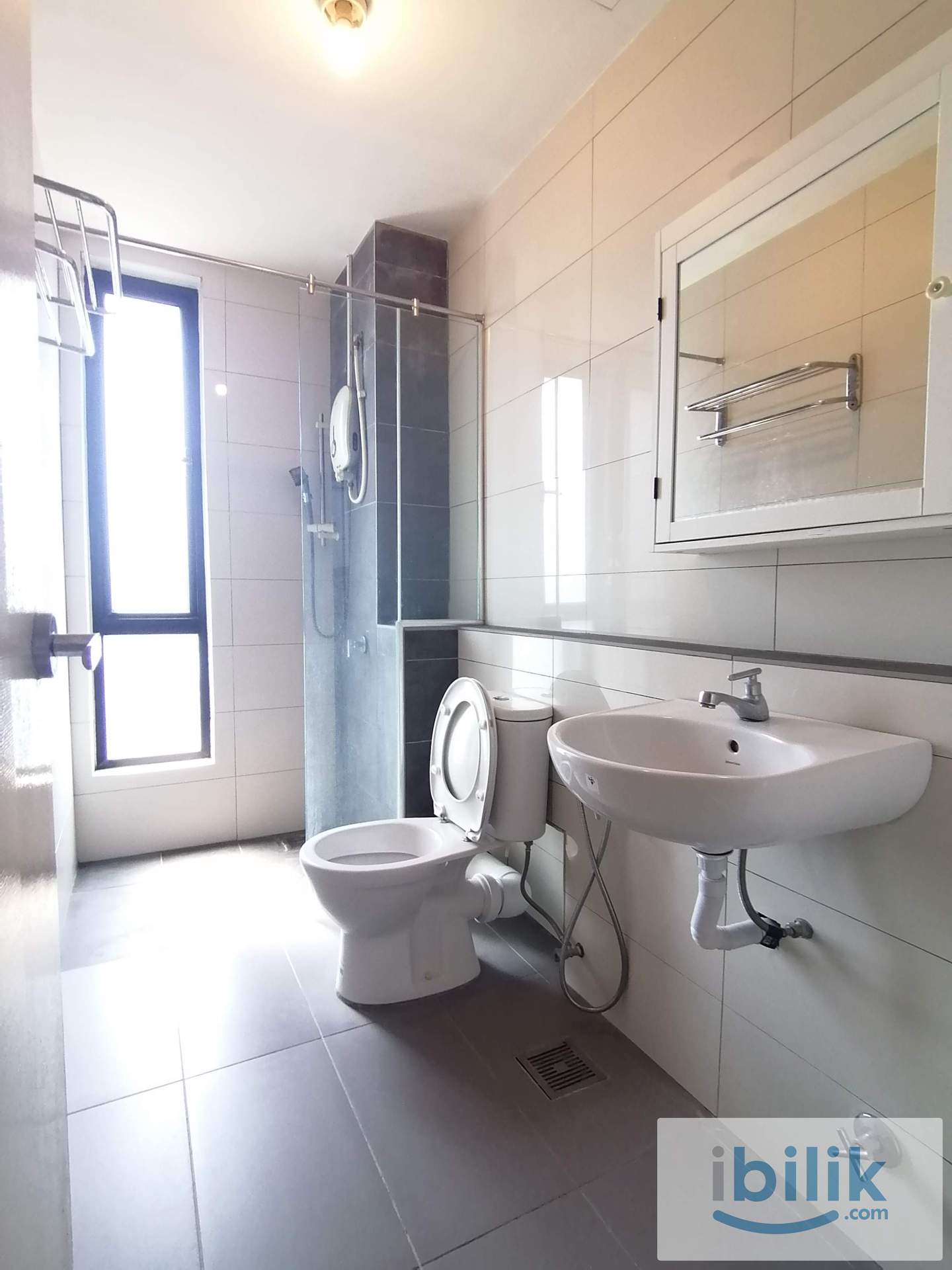 ==Prefer Chinese==Single Room for rent at Taman pertama  - Image 2