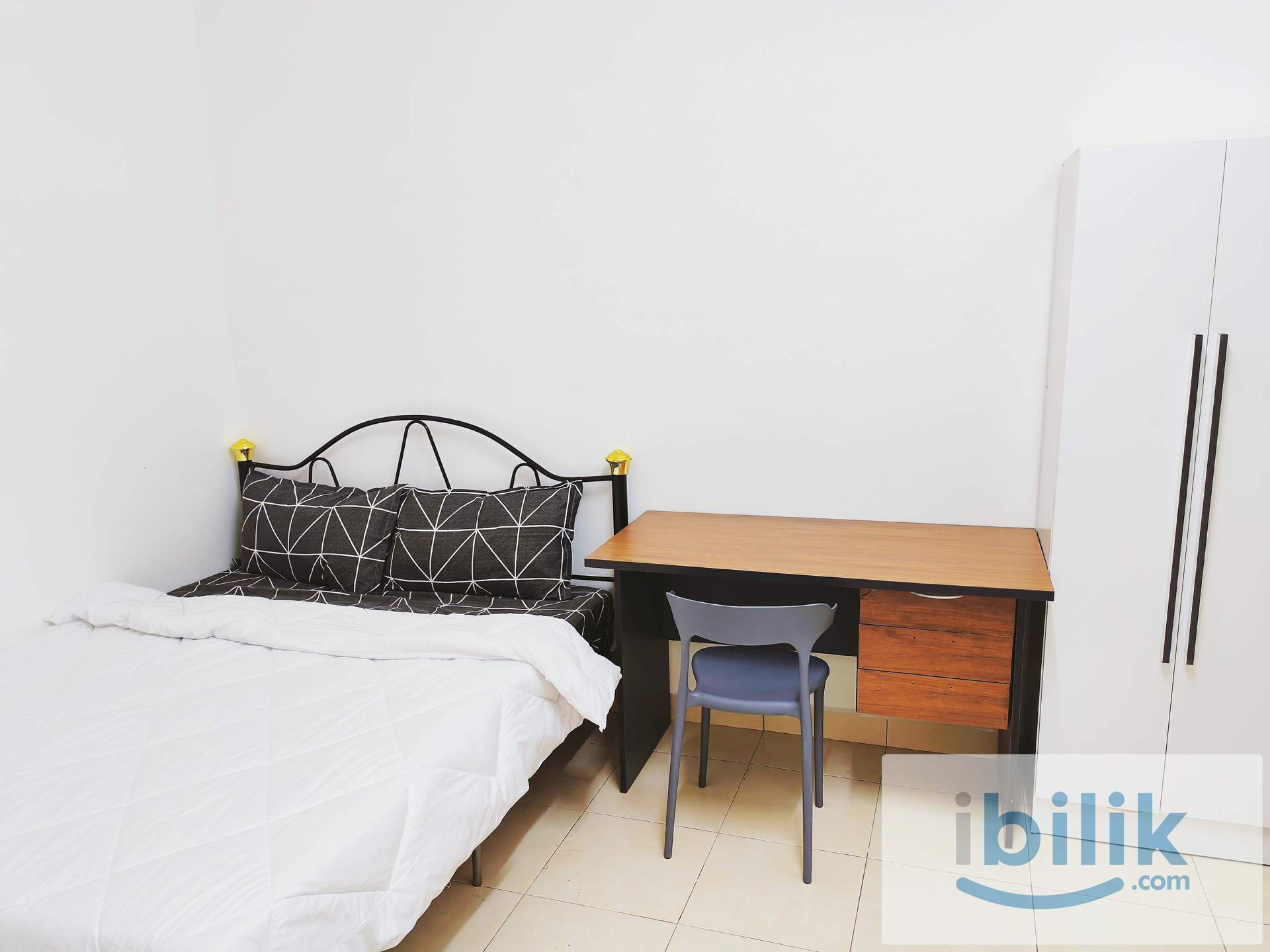 ==Female Unit==Medium Room for Rent at SuriaMas Condominium  - Image 2