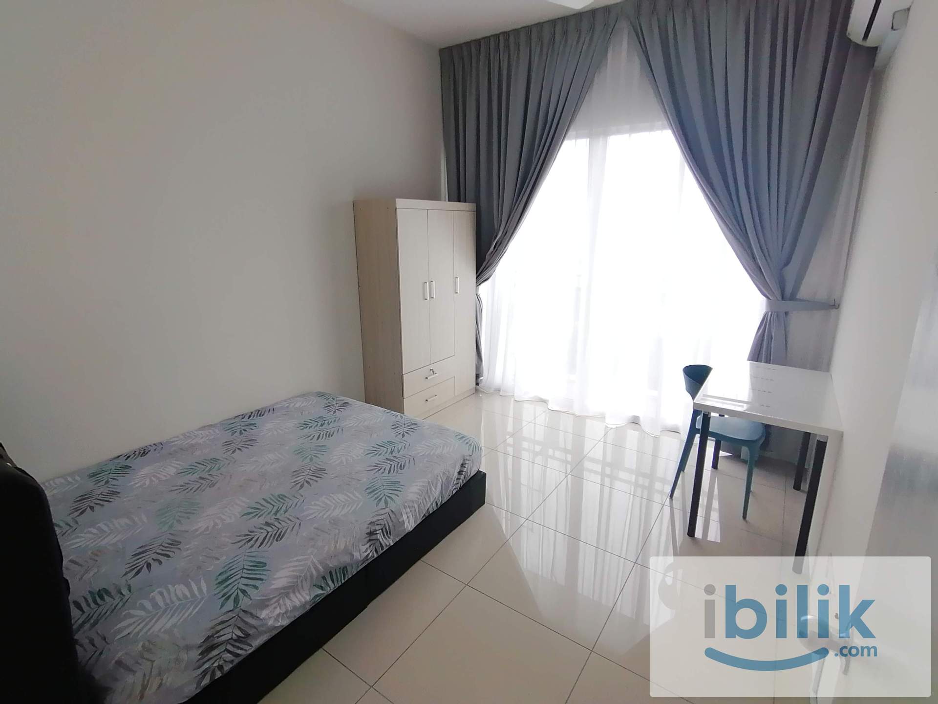 ==Prefer Chinese==Balcony Bedroom for rent at platinum oug residence  - Image 1