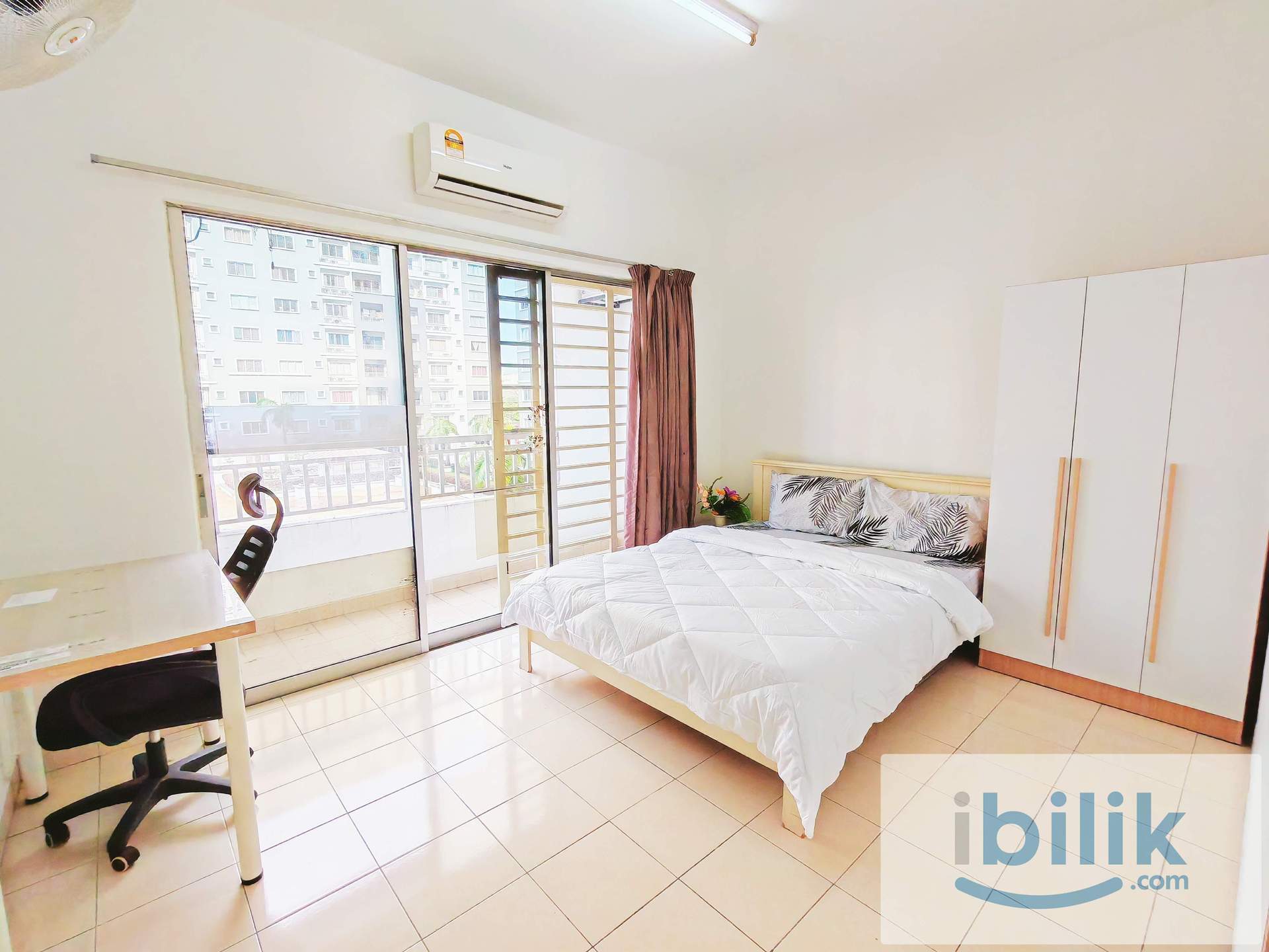 ==Mix Unit==Balcony Room for Rent at SuriaMas Condominium  - Image 1