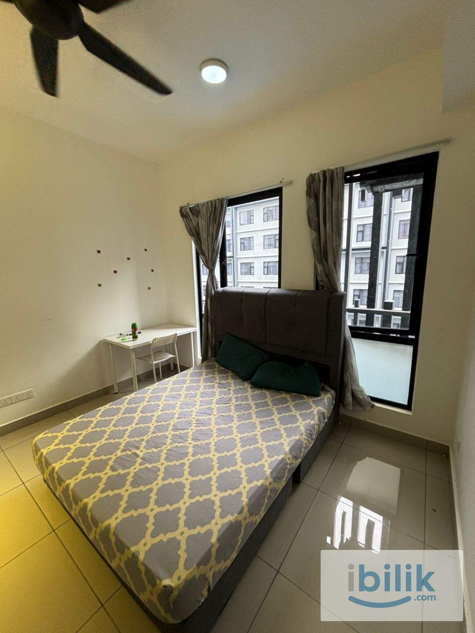 Spacious FEMALE MIDDLE ROOM  - Image 2