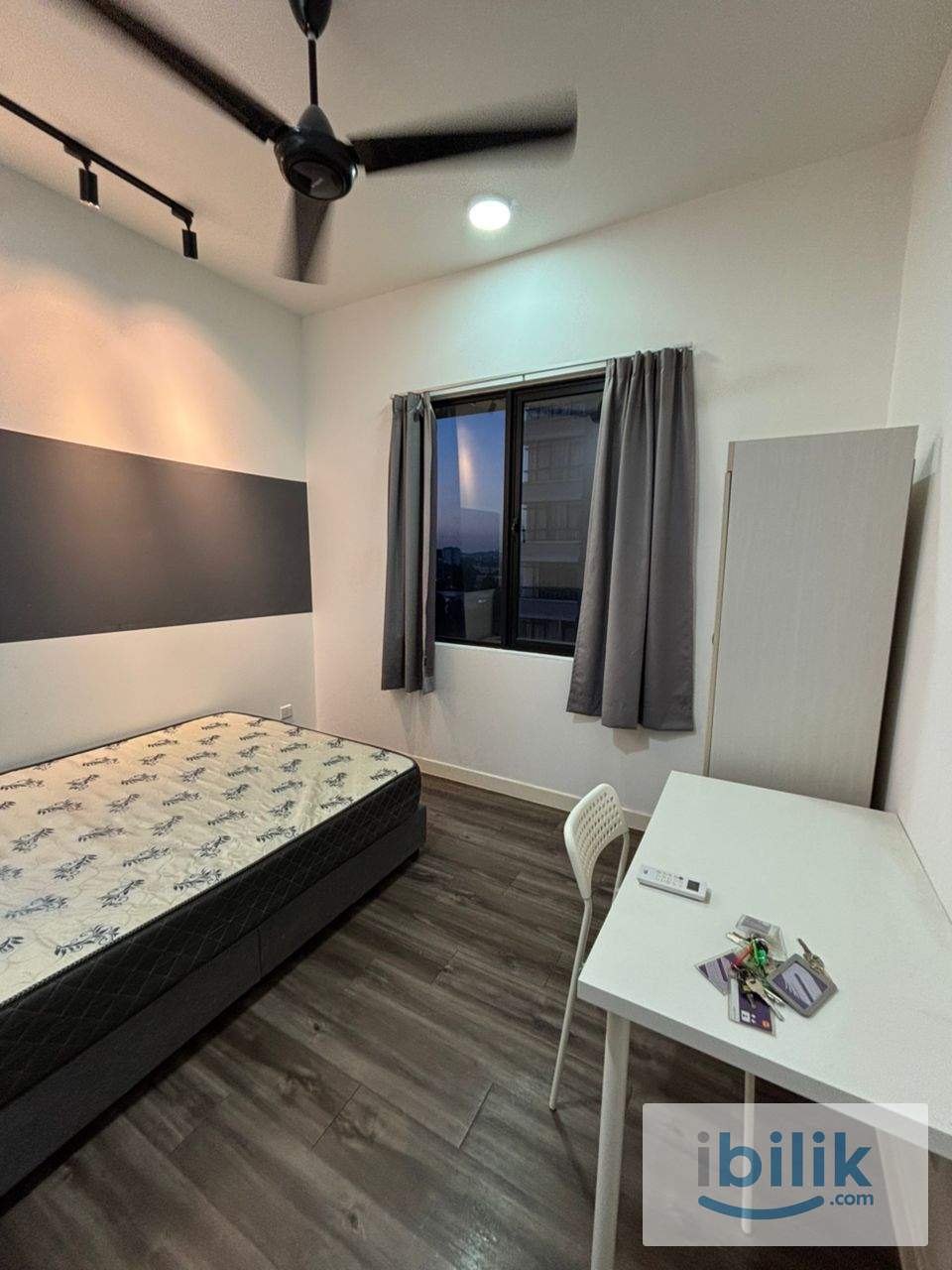 5min walking distance 🚶‍♂️UOW | Middle Room  - Image 2